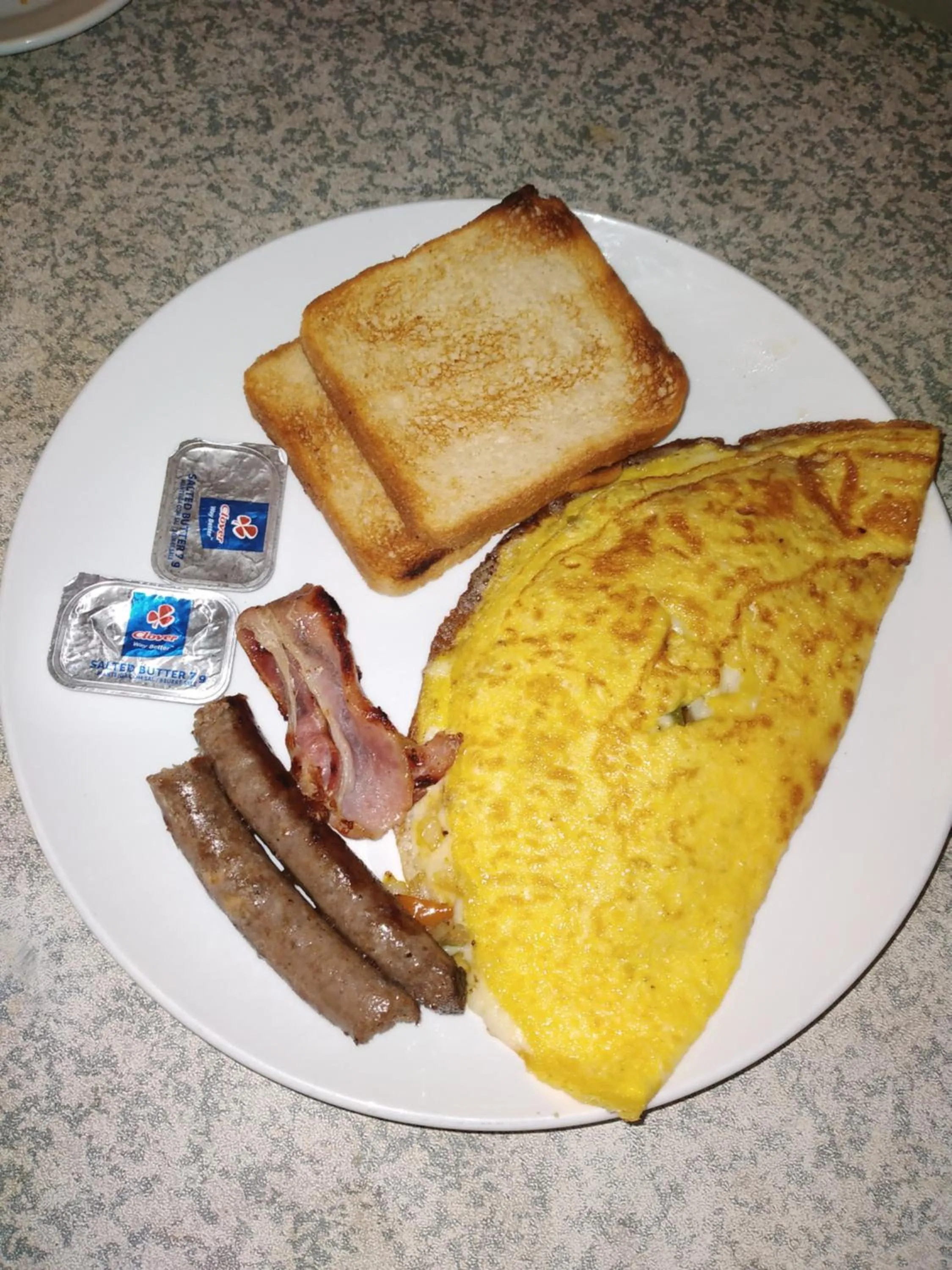 Breakfast in City Lodge Etosha