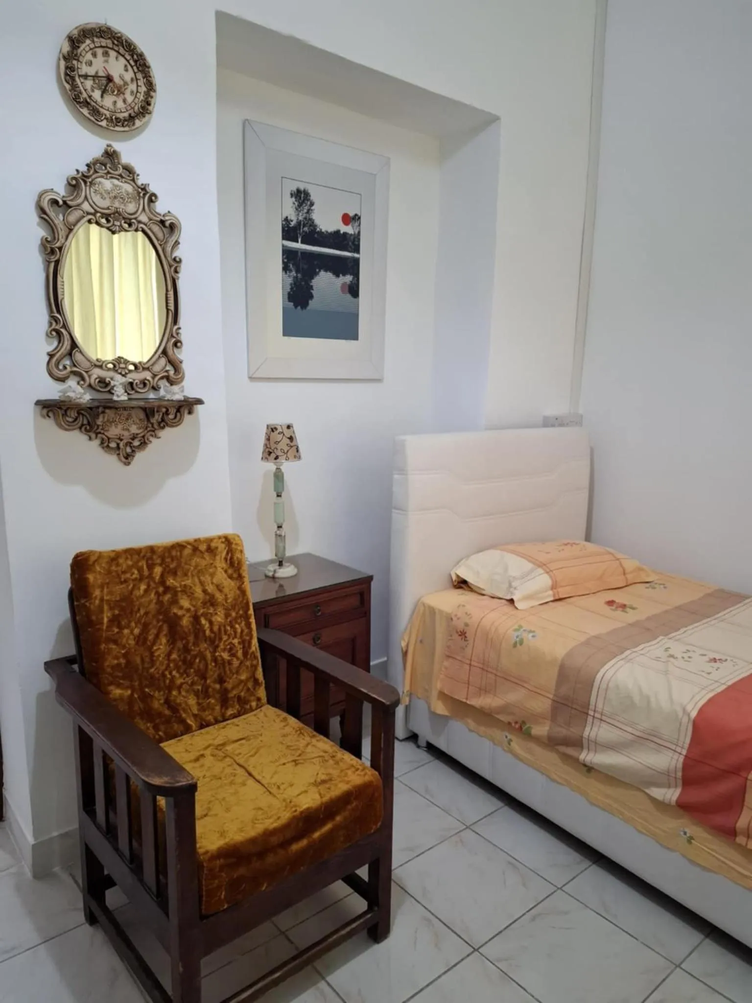 Bed in Mystery Garden Guest House