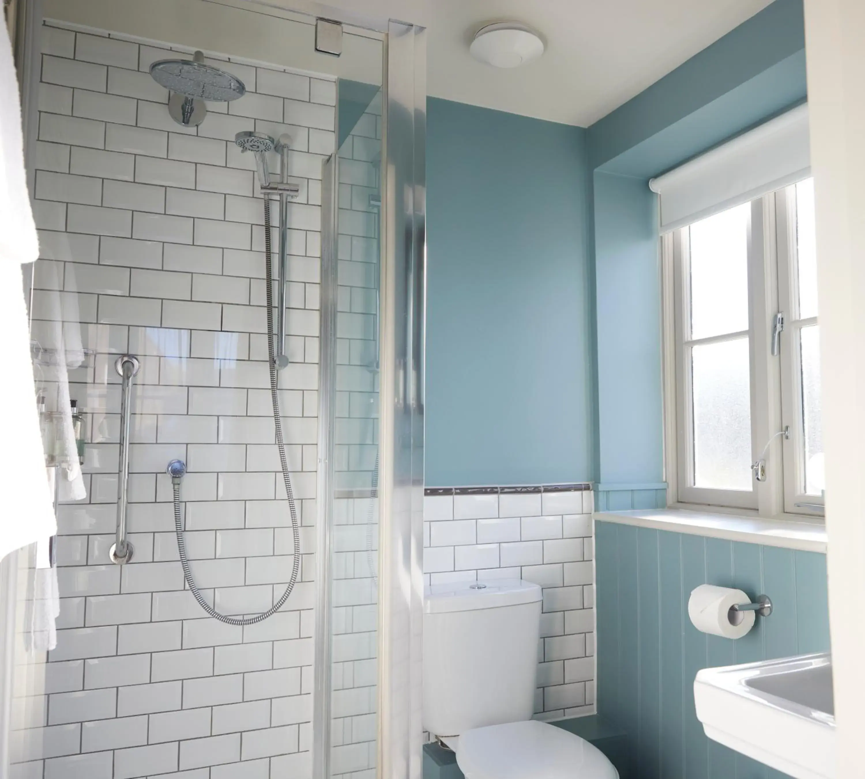 Double Room in Feathers by Chef & Brewer Collection Double Room in Feathers by Chef & Brewer Collection