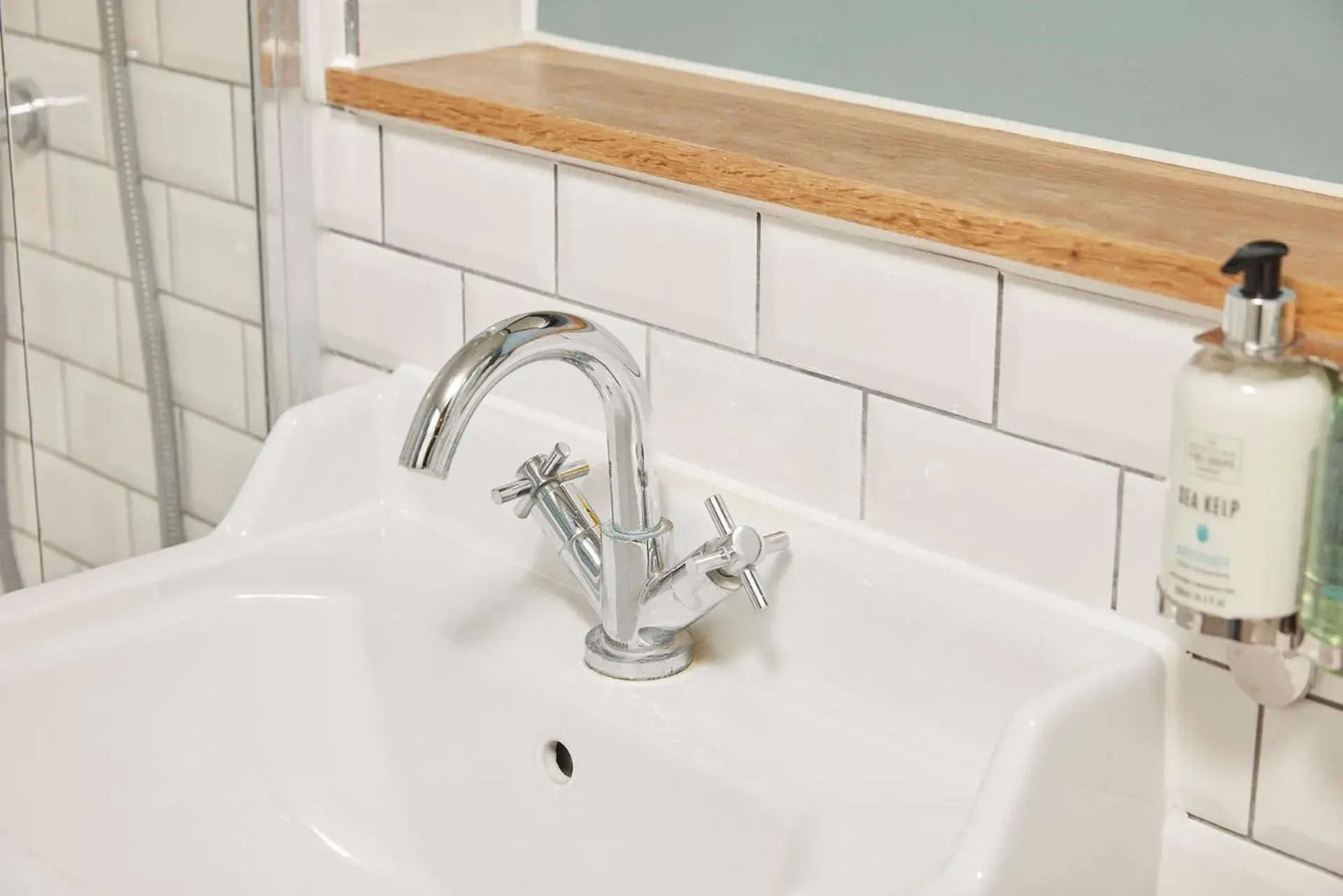 Twin Room in Feathers by Chef & Brewer Collection Twin Room in Feathers by Chef & Brewer Collection