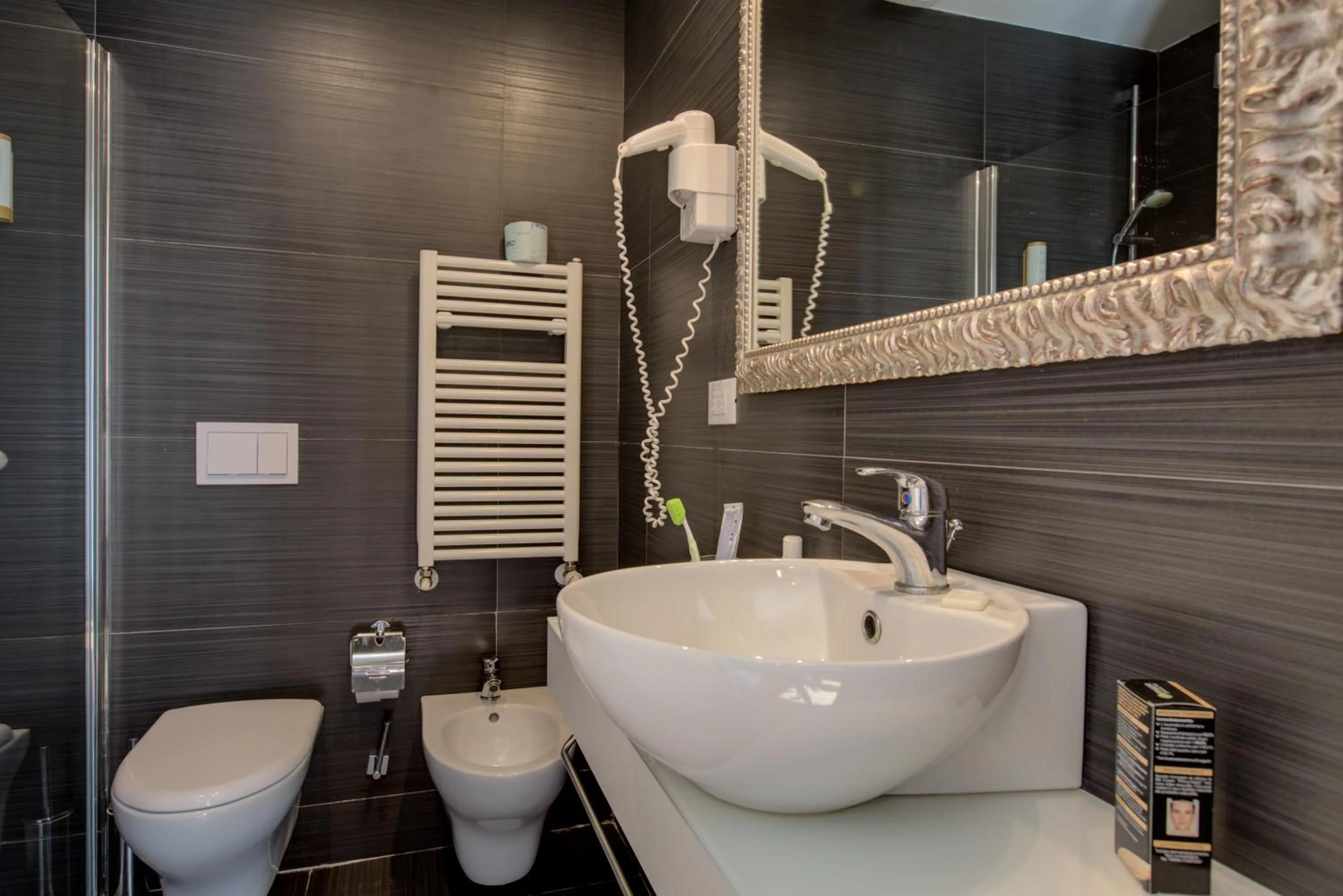 Bathroom in Hotel Aiglon