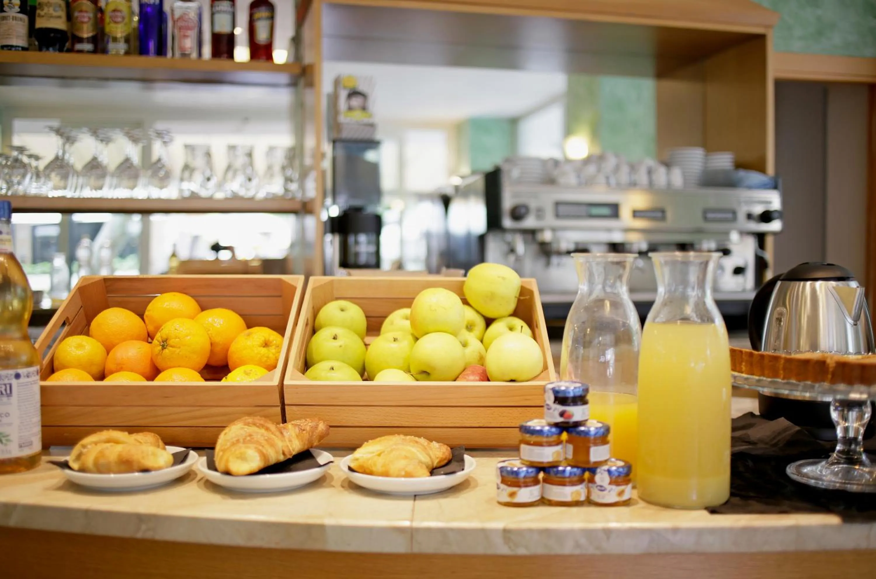 Food and drinks in Hotel Aiglon