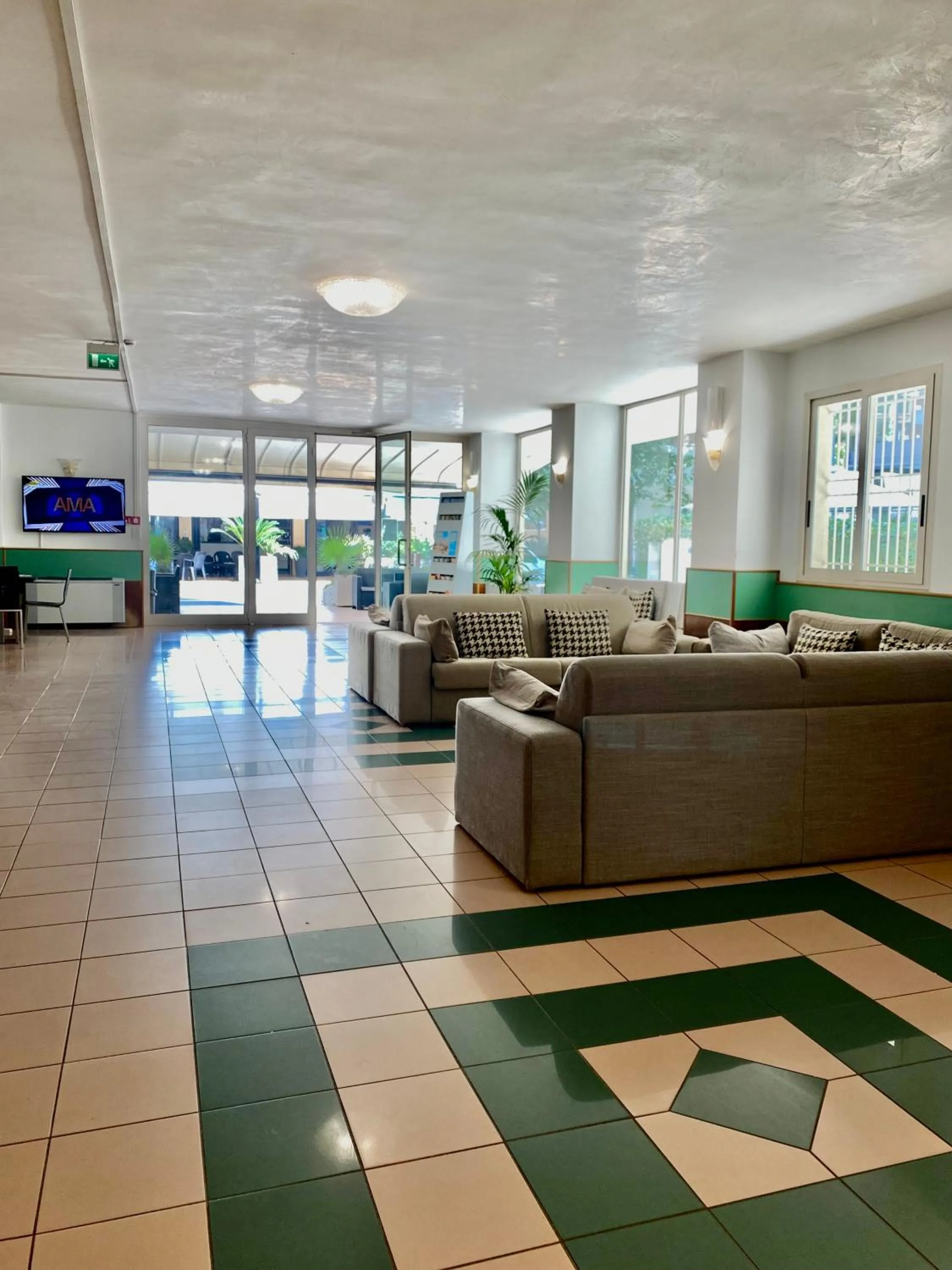 TV and multimedia in Hotel Aiglon