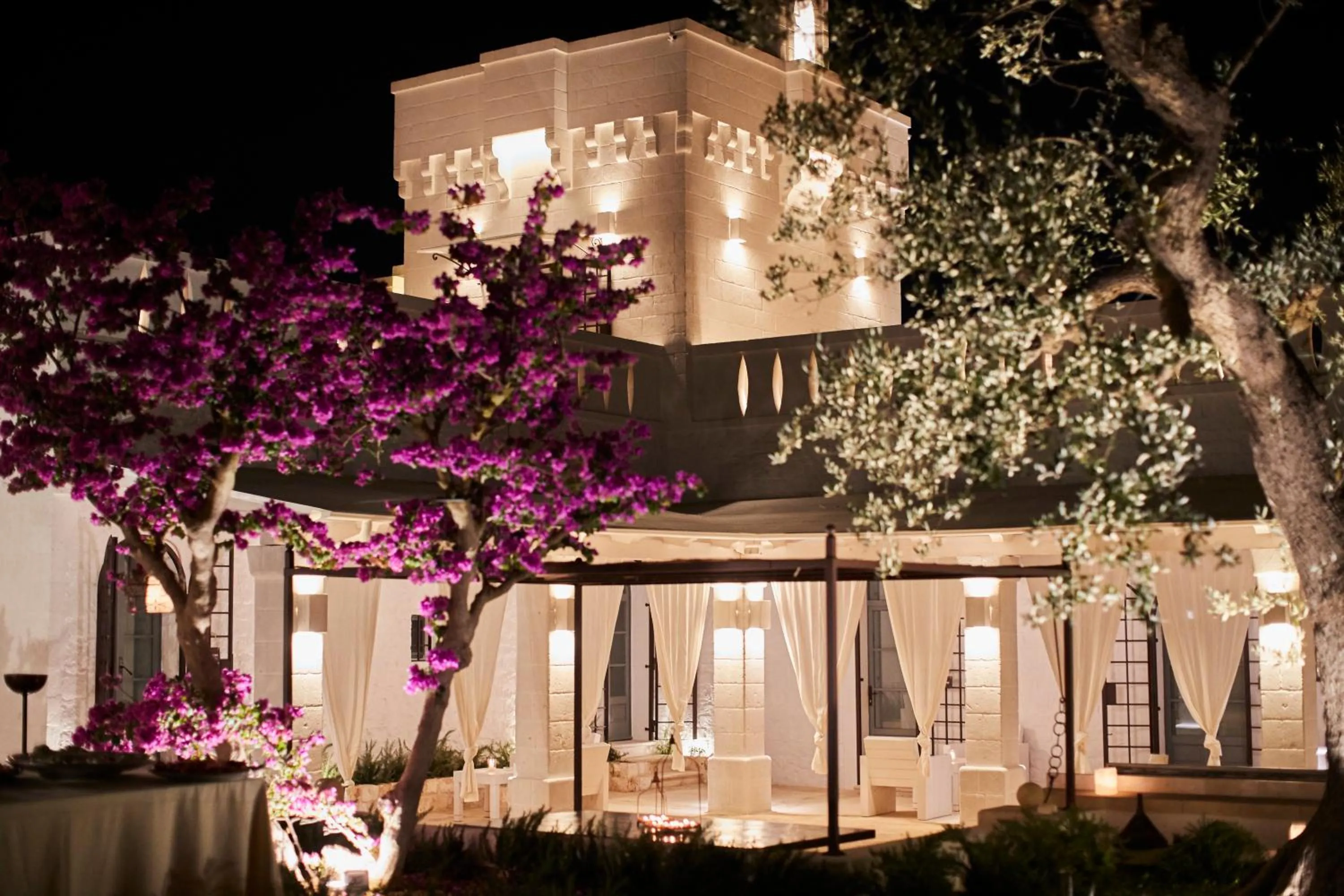 Evening entertainment in Masseria Almadava
