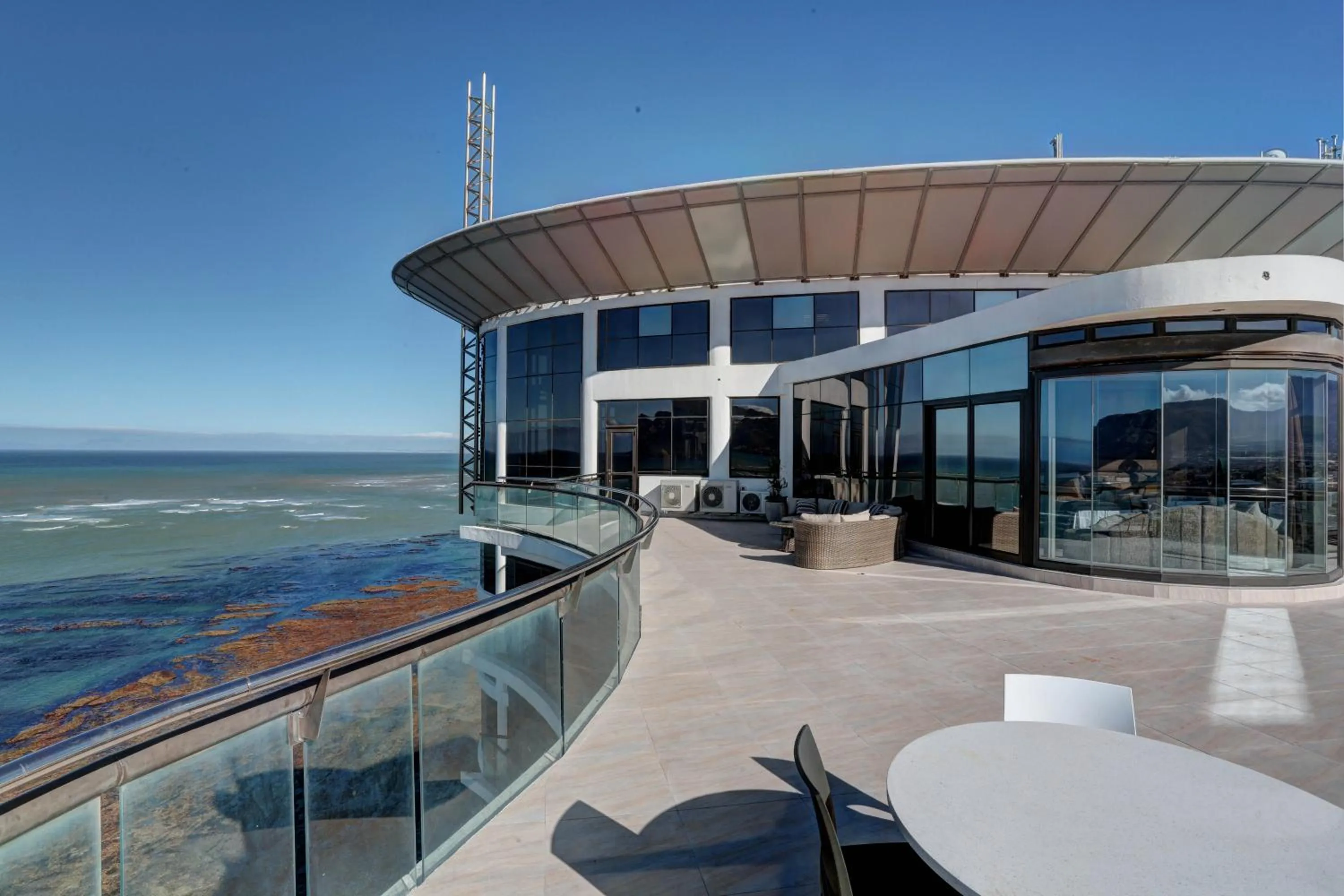 Natural landscape in Ocean View Penthouse
