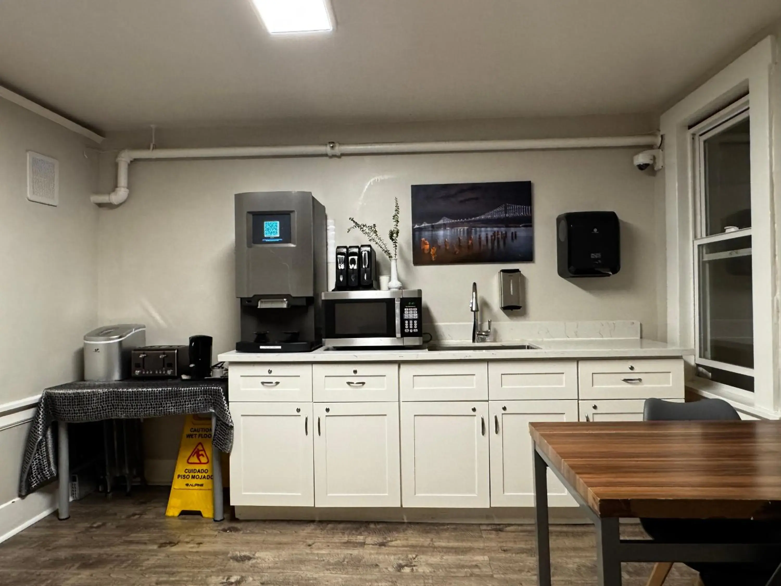 toaster in Hotel Ikon toaster in Hotel Ikon