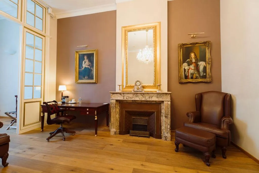 Seating area in Park Hotel Brussels