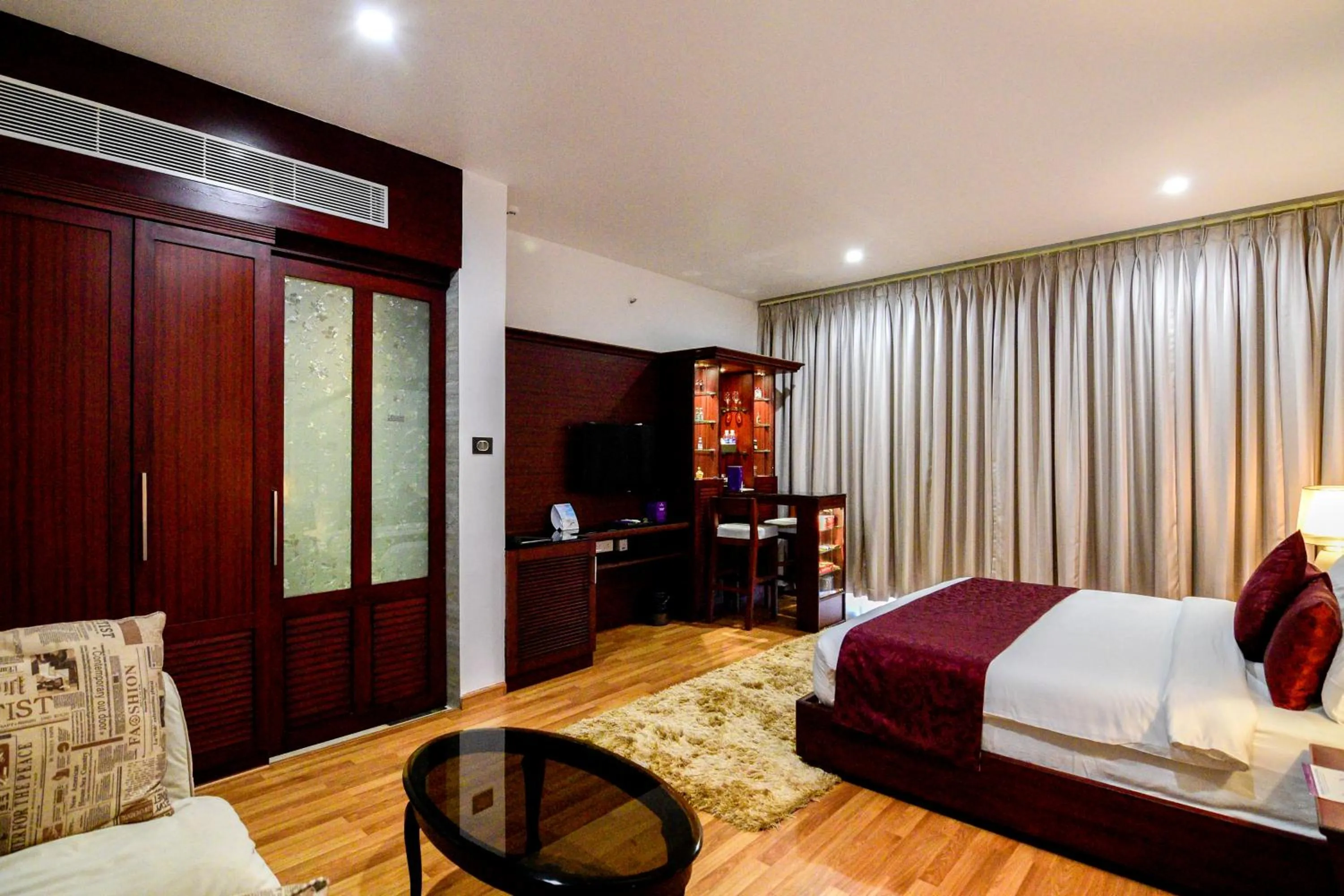 Photo of the whole room in Park Regis Goa