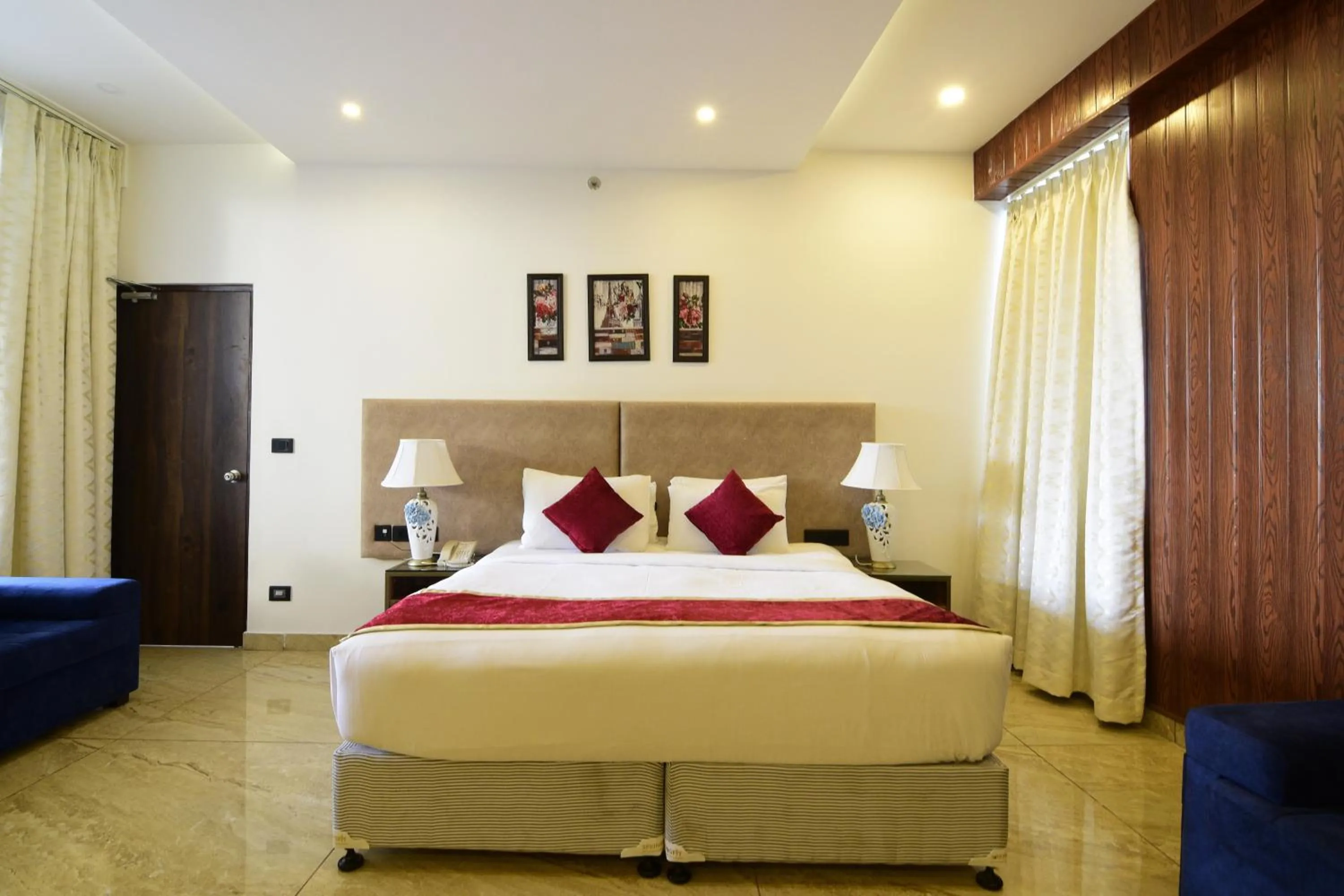 Bedroom in Park Regis Goa