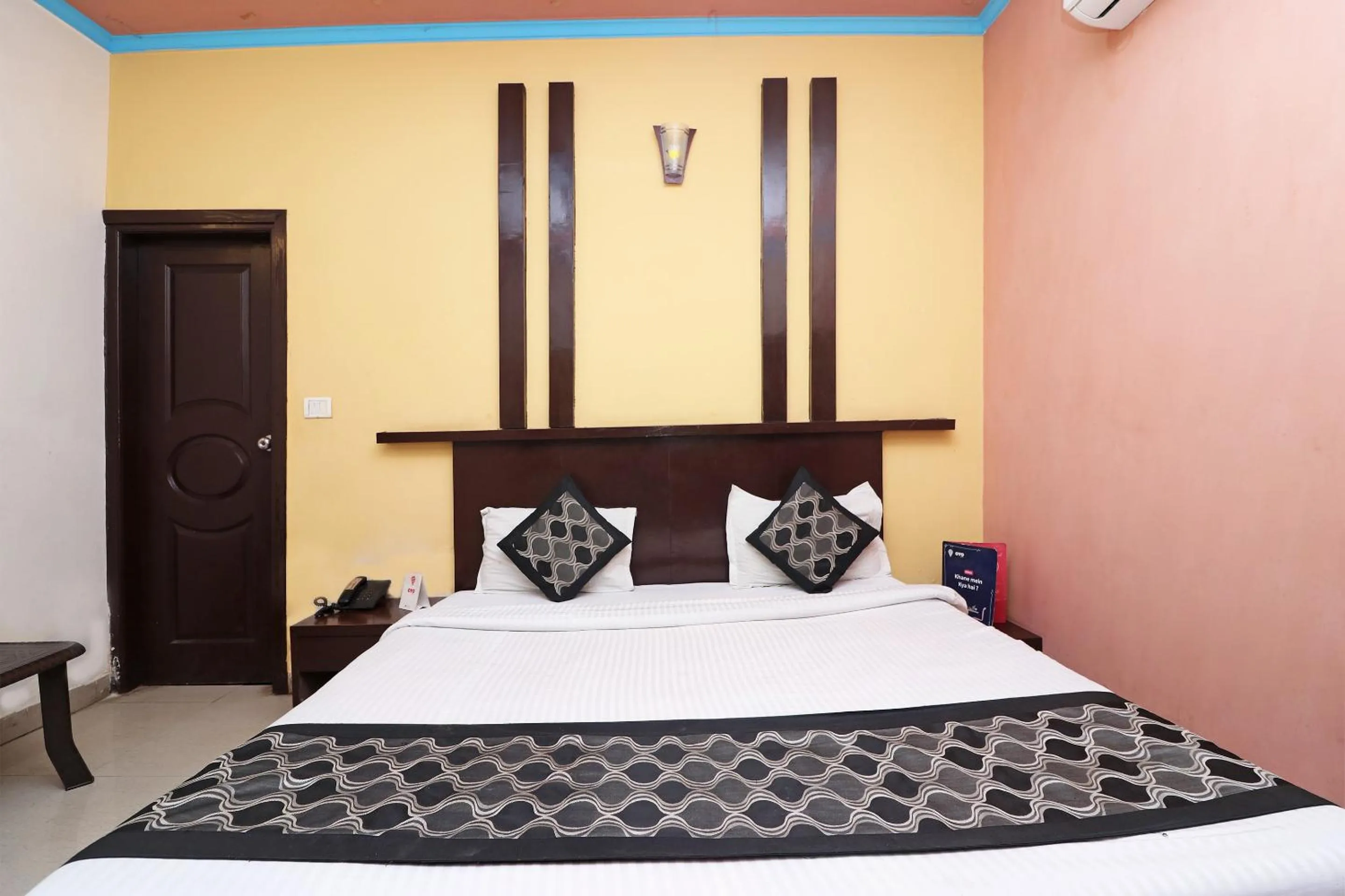 Bedroom, Bed in Hotel O Aura Palace Deluxe