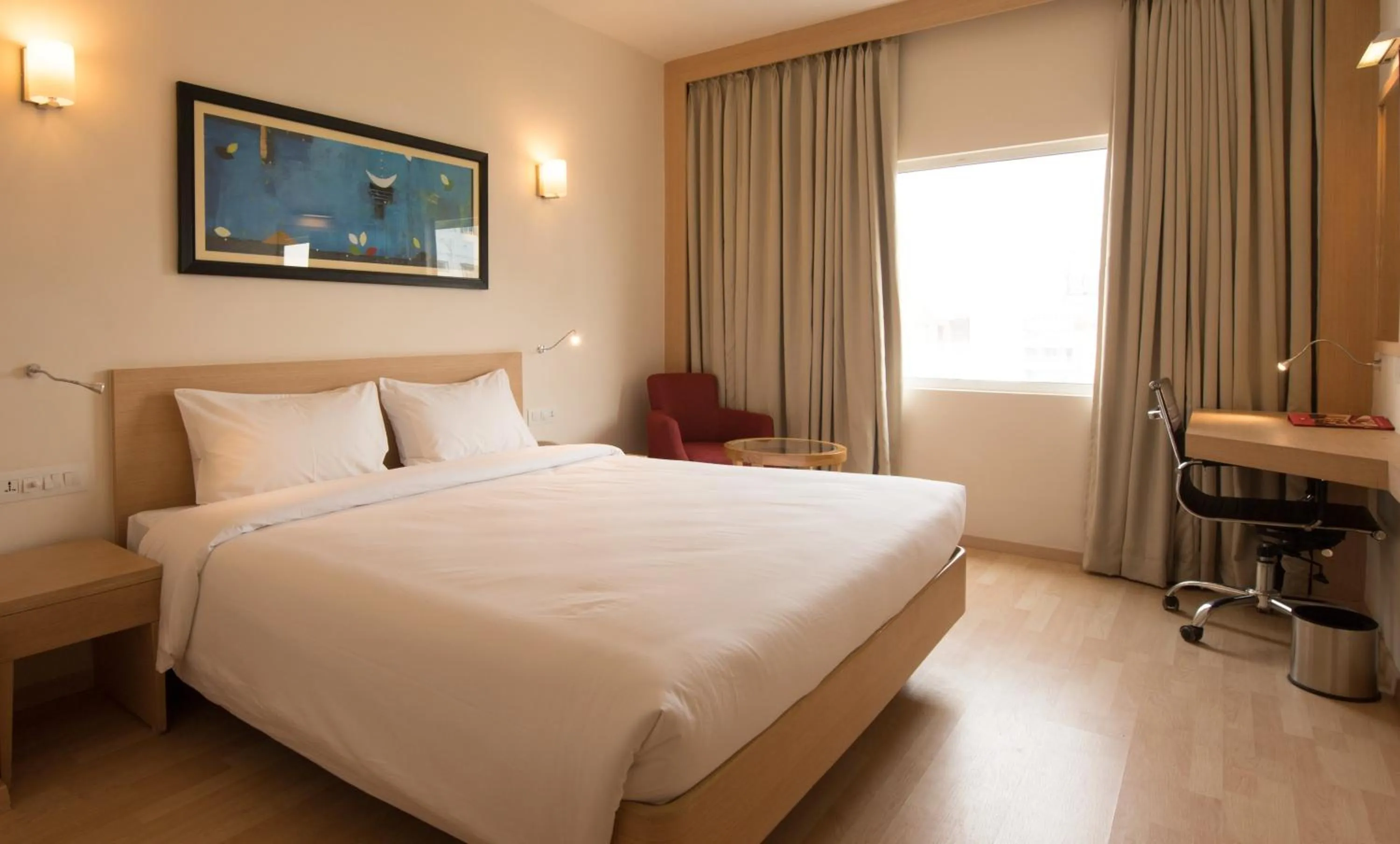 Bedroom, Bed in Red Fox by Lemon Tree Hotels, Tiruchirappalli Trichy