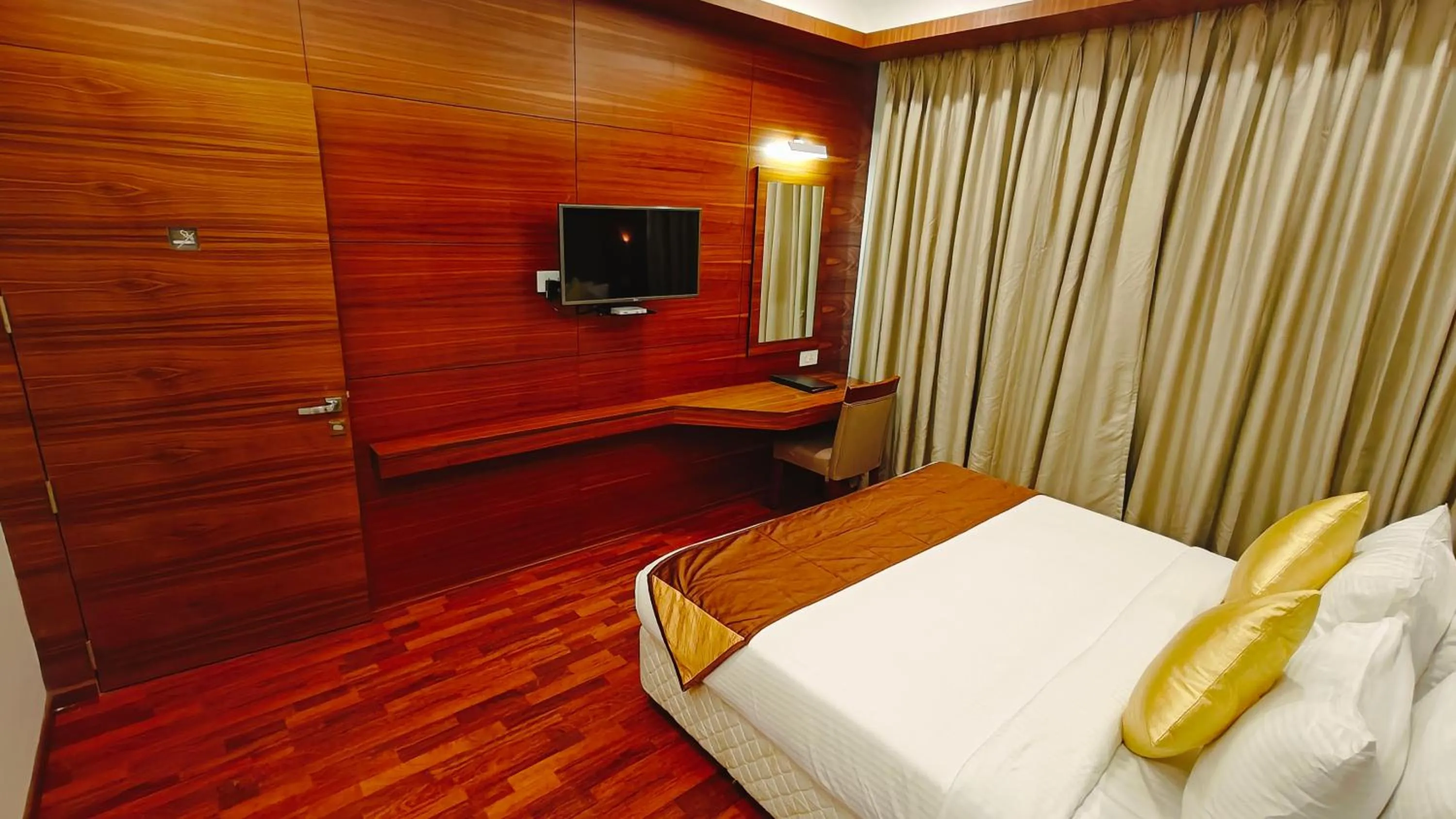Bed in Khanna Fiesta - A Bergamont Hotel, Vellore