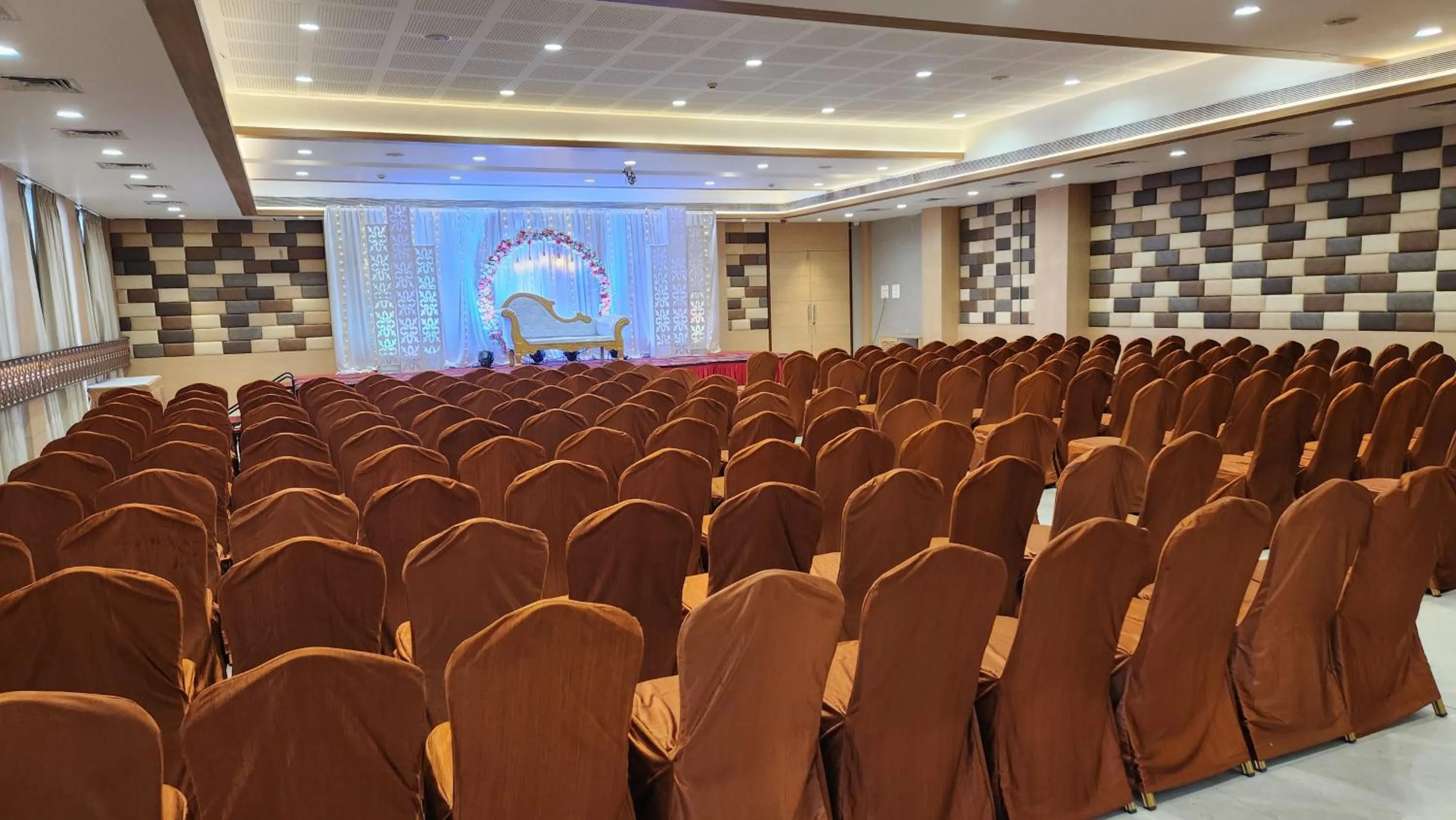 Banquet/Function facilities in Khanna Fiesta - A Bergamont Hotel, Vellore