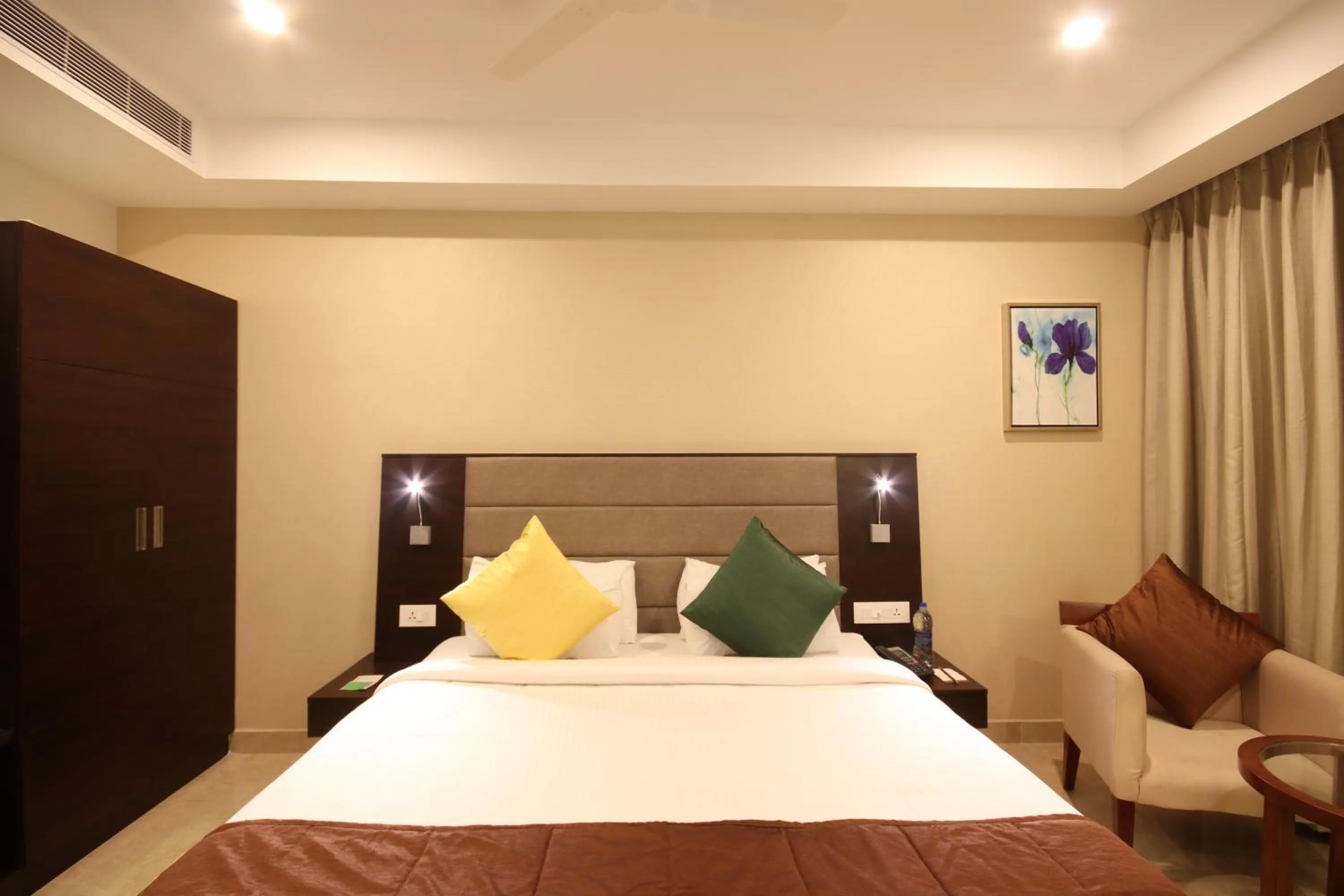 Bed in Khanna Fiesta - A Bergamont Hotel, Vellore