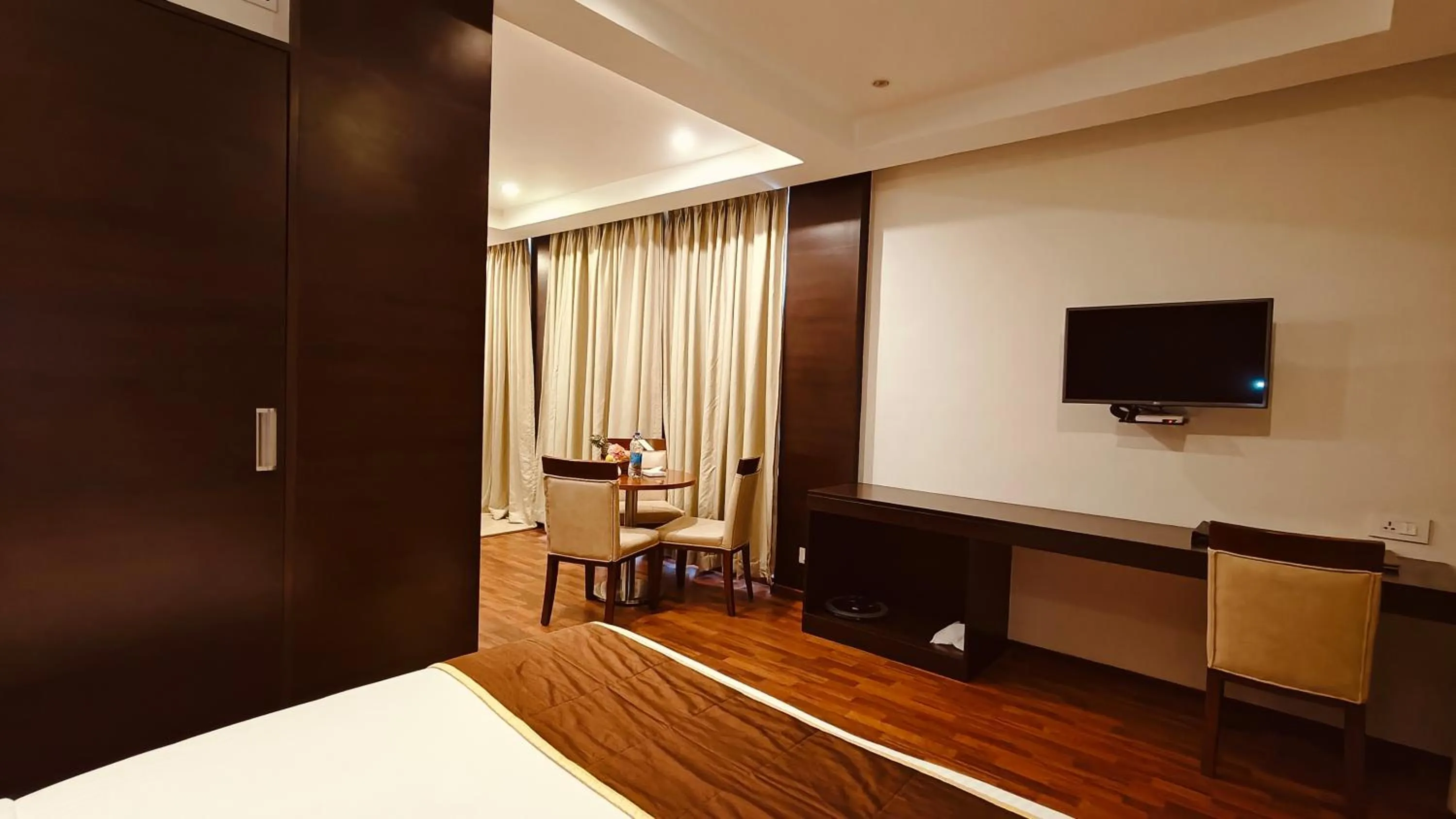 Bed in Khanna Fiesta - A Bergamont Hotel, Vellore