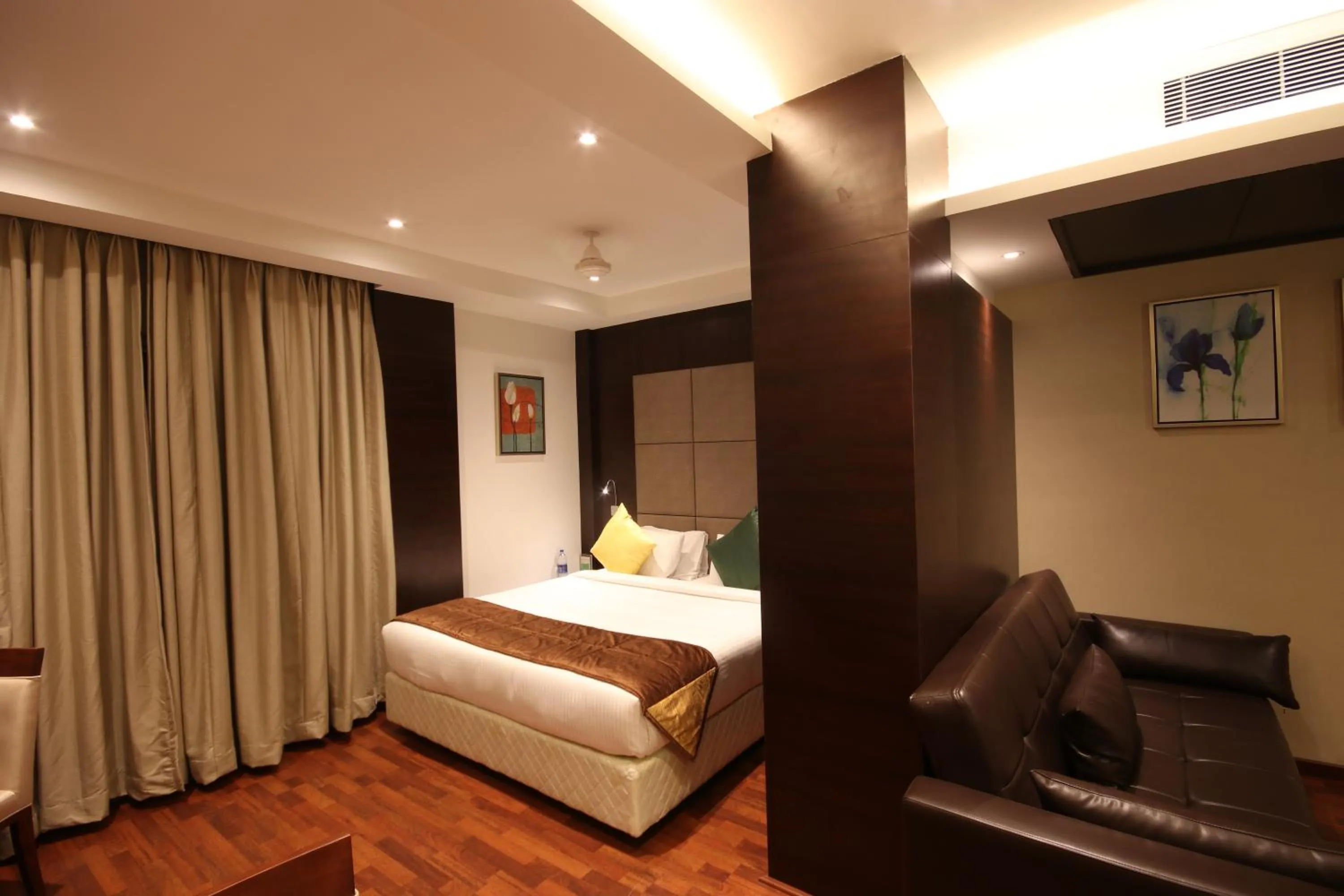 Bed in Khanna Fiesta - A Bergamont Hotel, Vellore