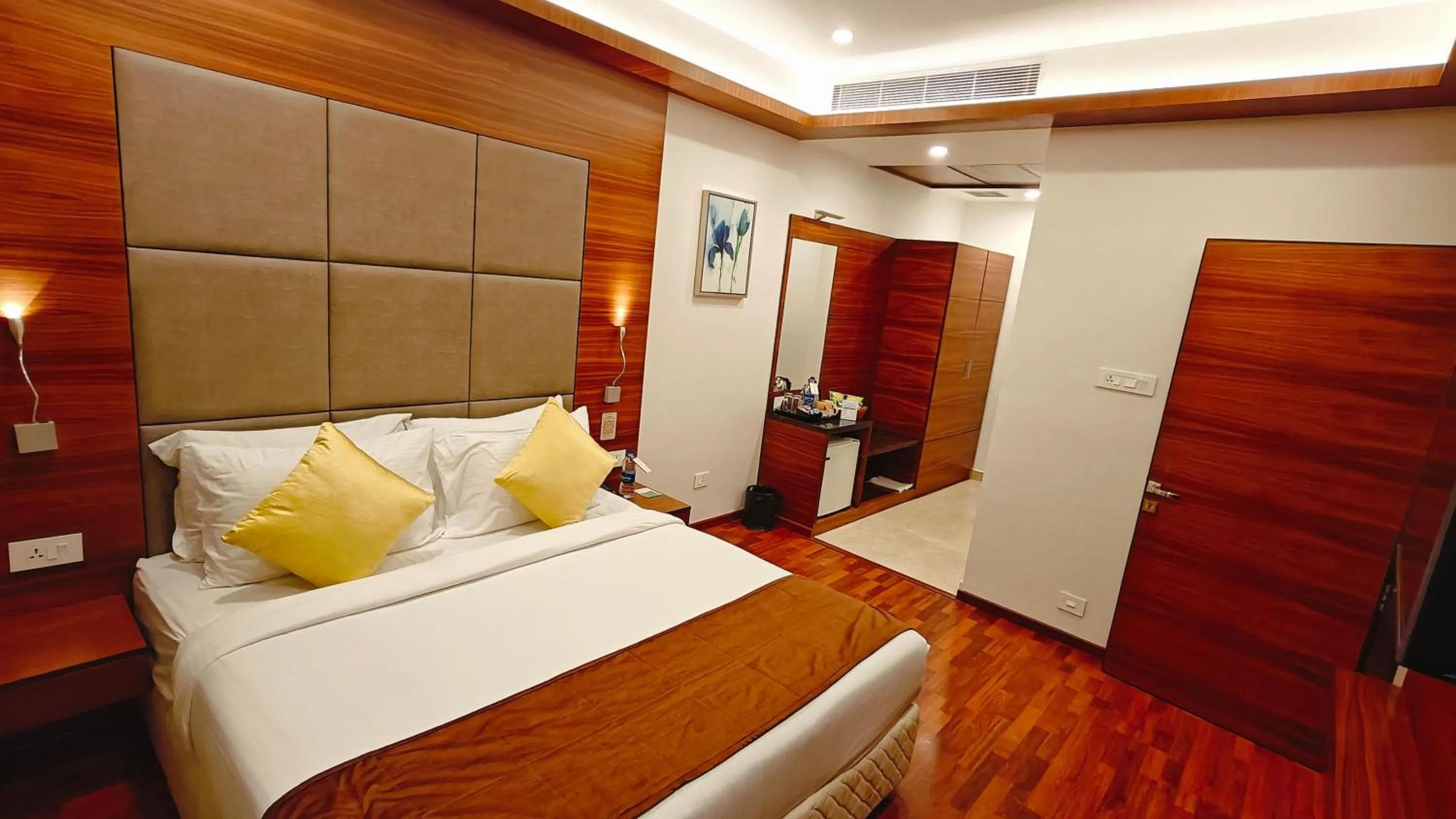 Bed in Khanna Fiesta - A Bergamont Hotel, Vellore