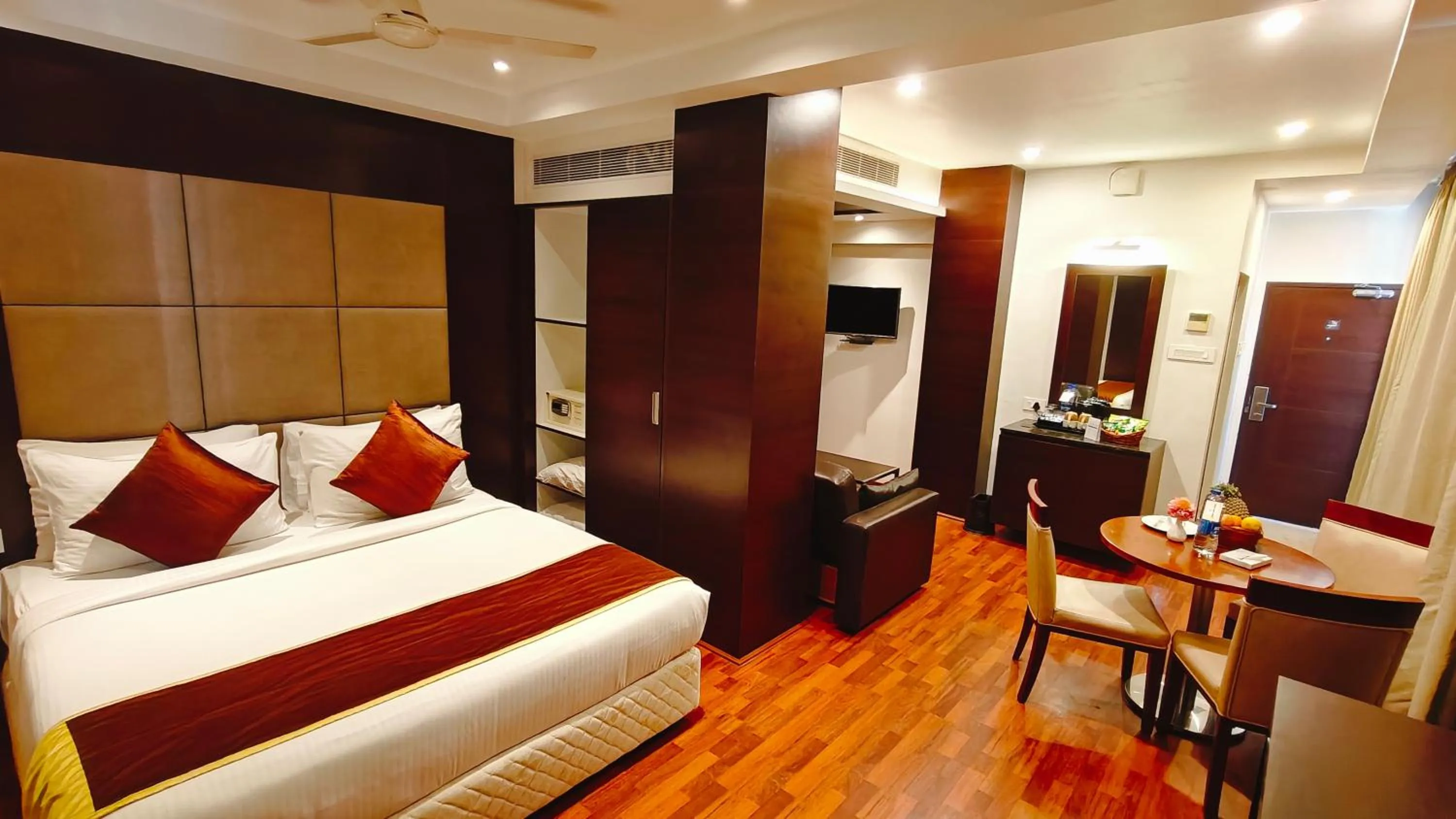 Bed in Khanna Fiesta - A Bergamont Hotel, Vellore
