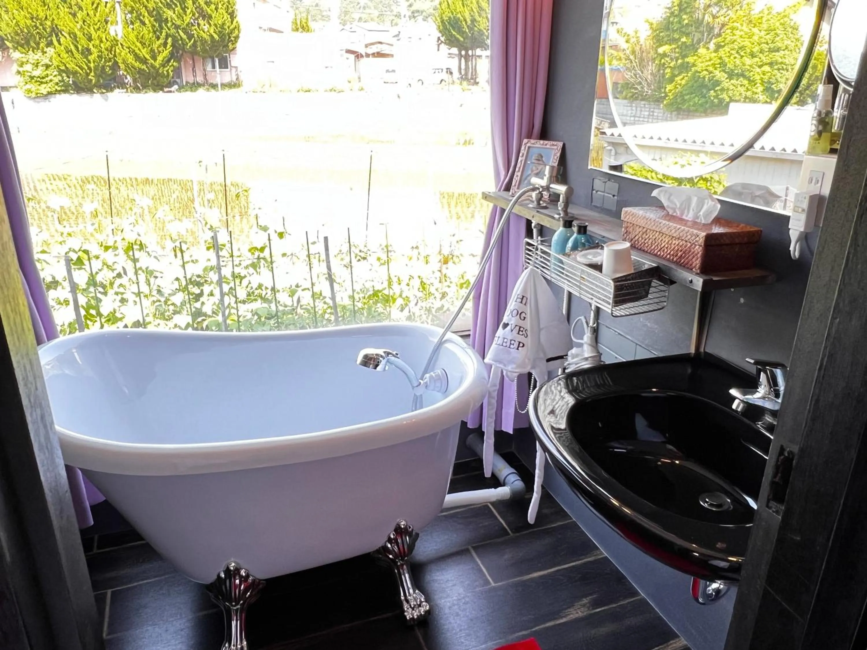 Bath in Yadoya Lodge