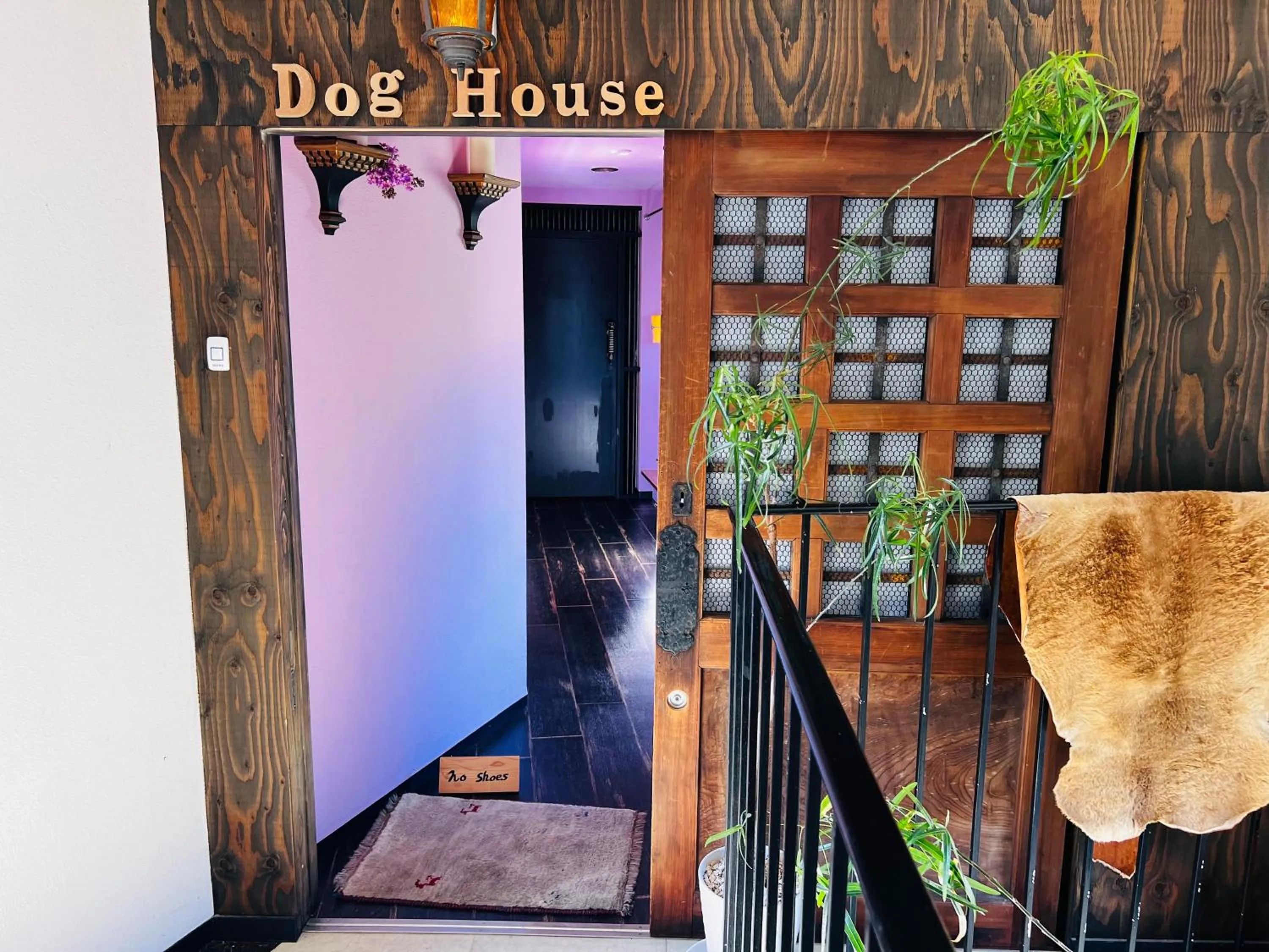 Property building in Yadoya Lodge