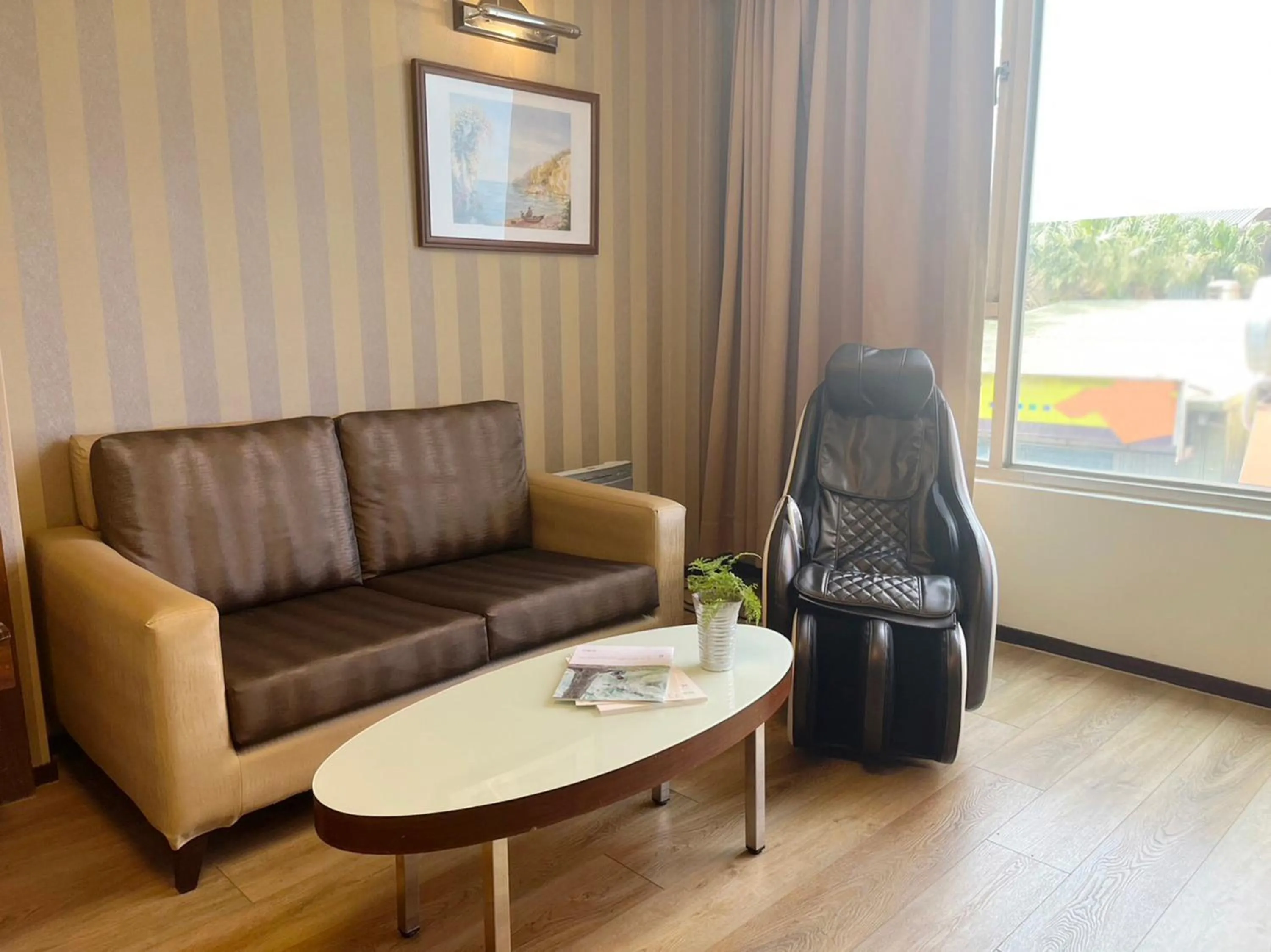 Photo of the whole room in Gueylin Hotel