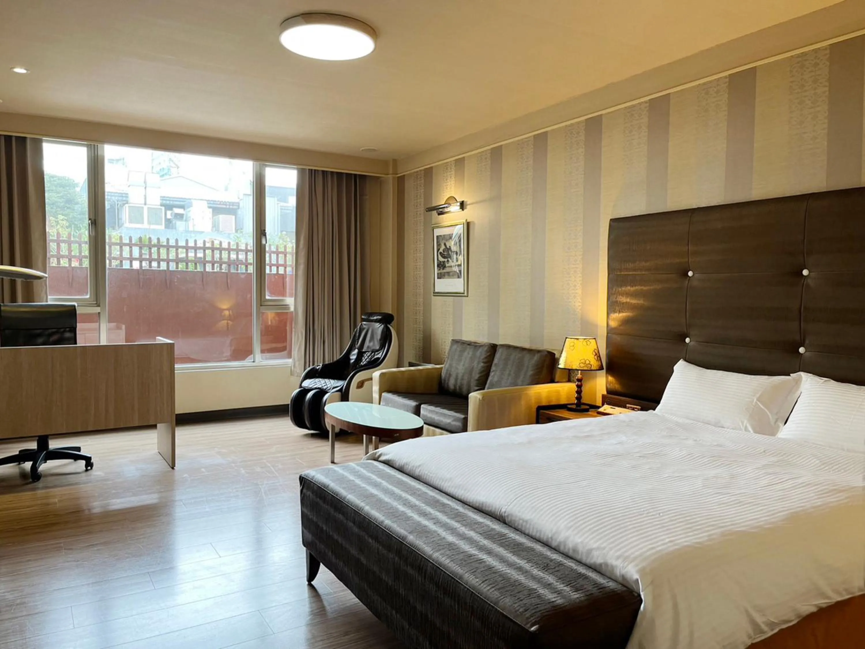 Photo of the whole room, Bed in Gueylin Hotel