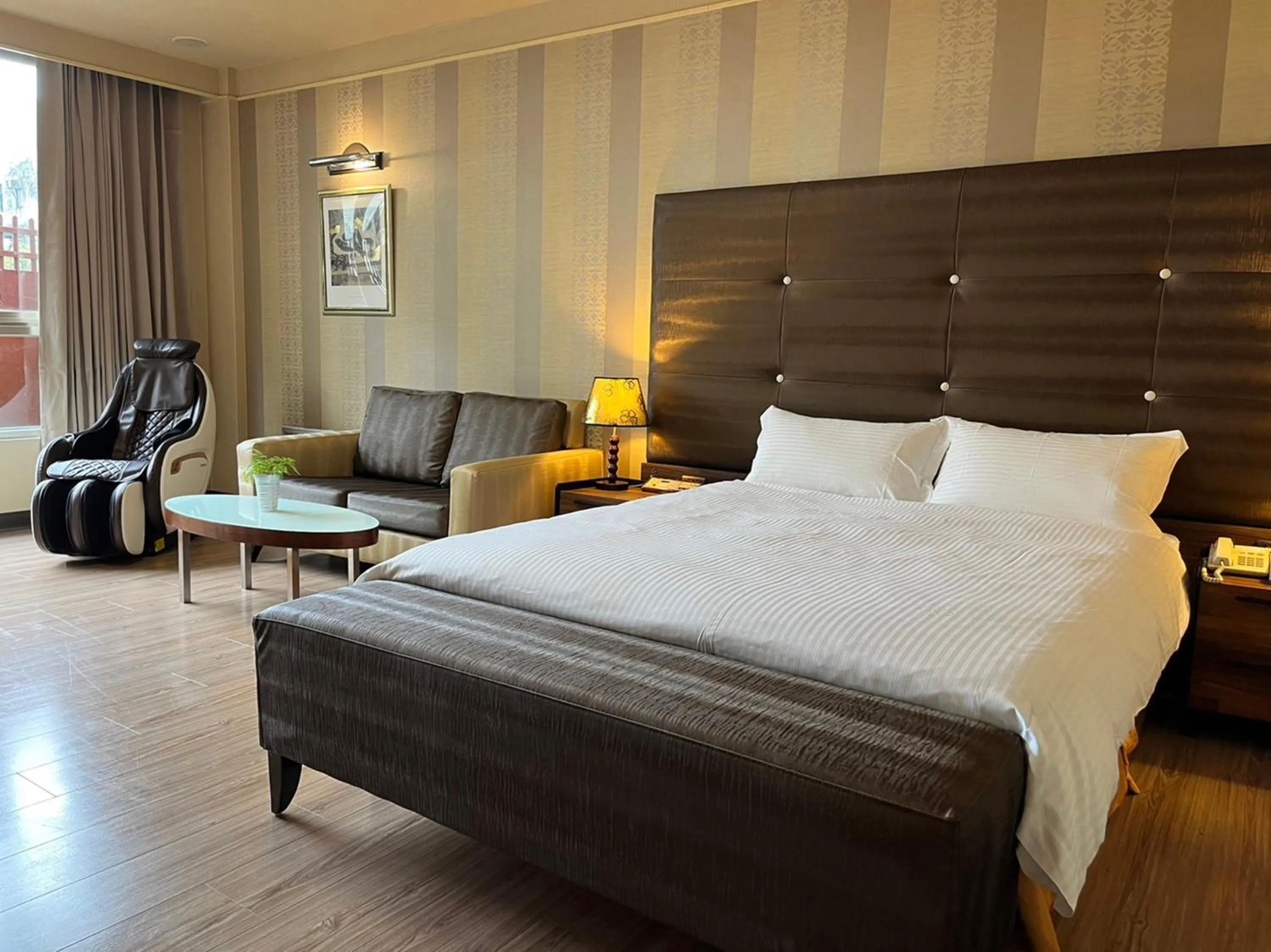 Photo of the whole room, Bed in Gueylin Hotel