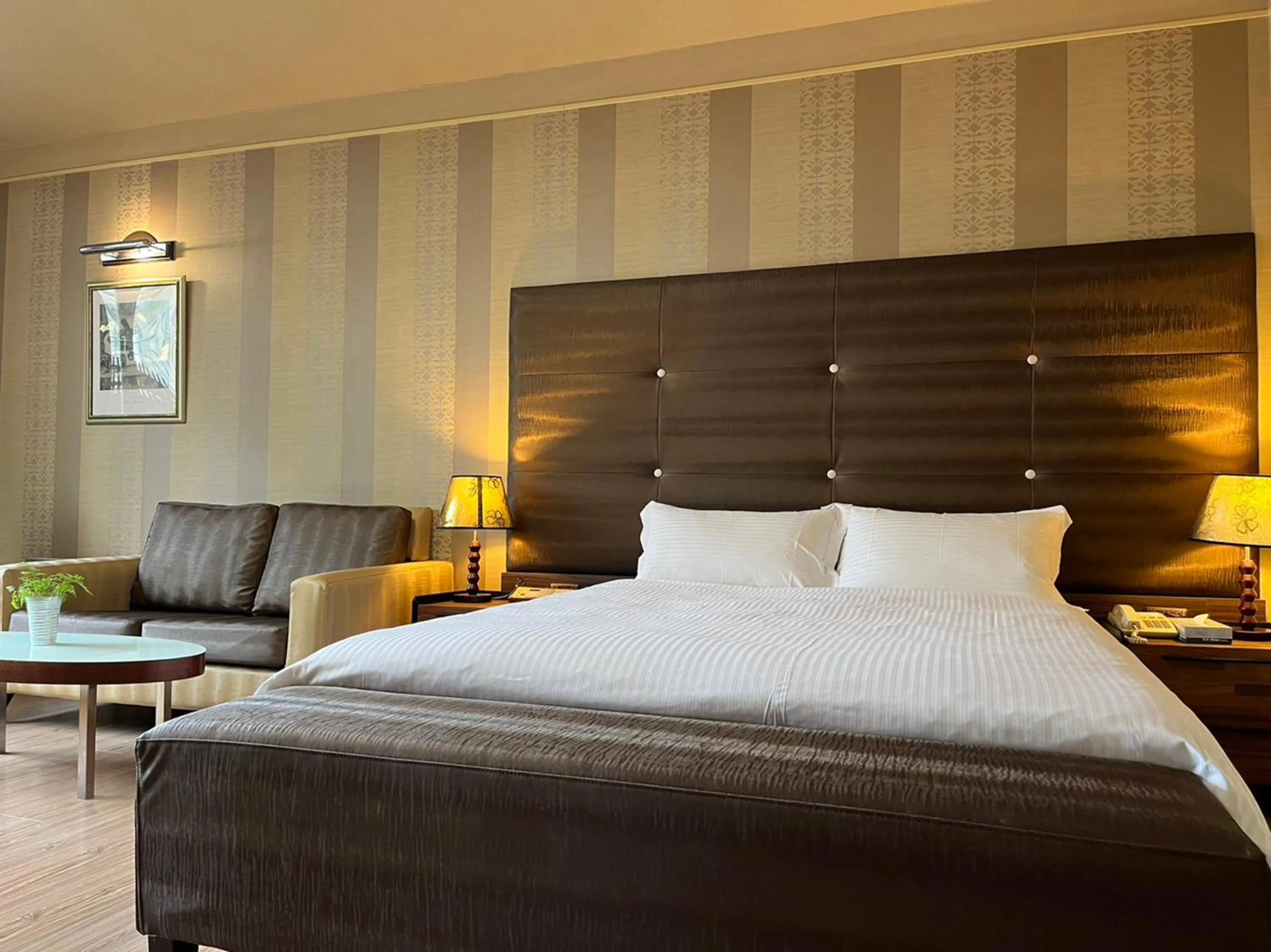 Photo of the whole room, Bed in Gueylin Hotel