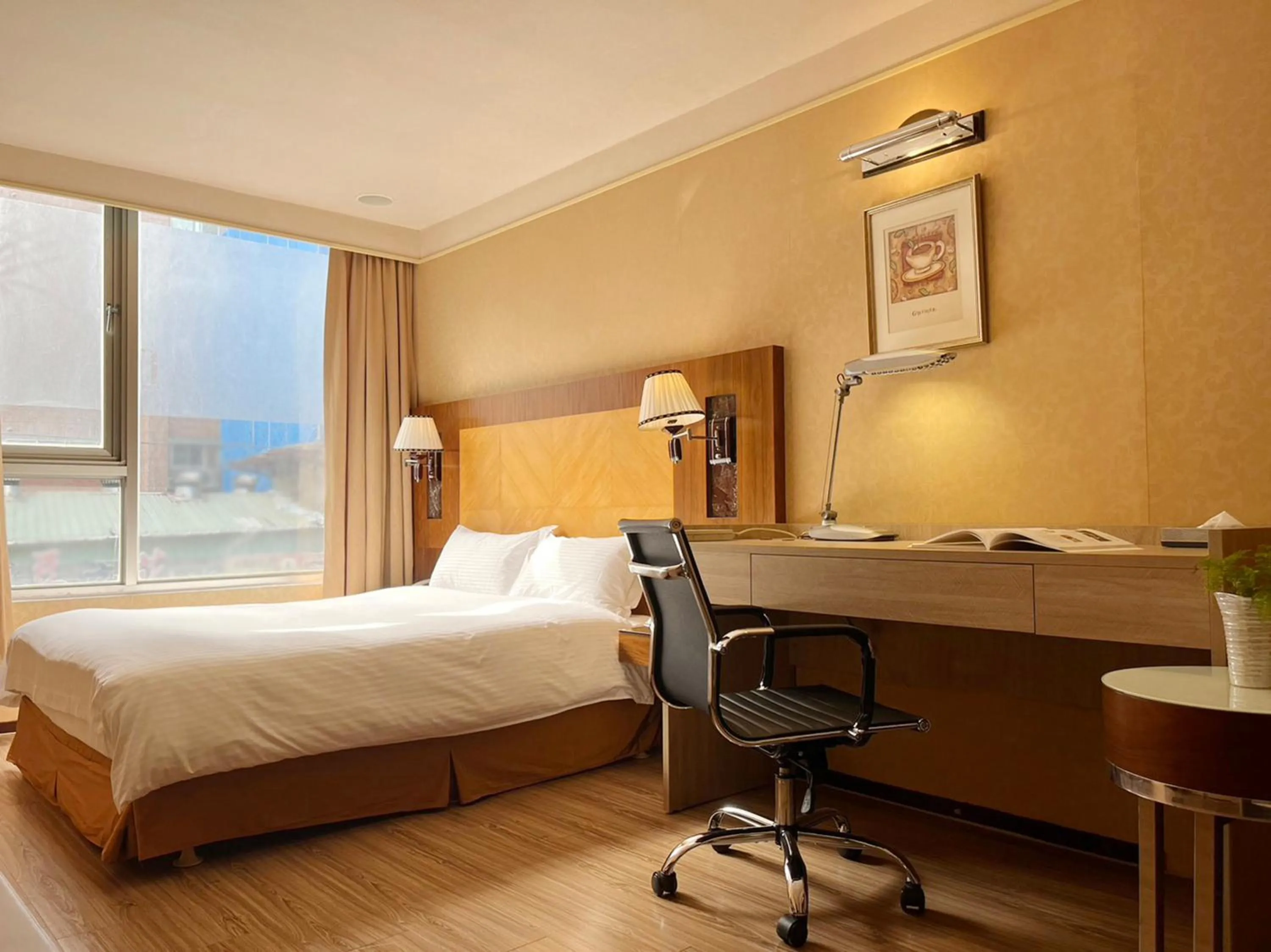 Photo of the whole room, Bed in Gueylin Hotel