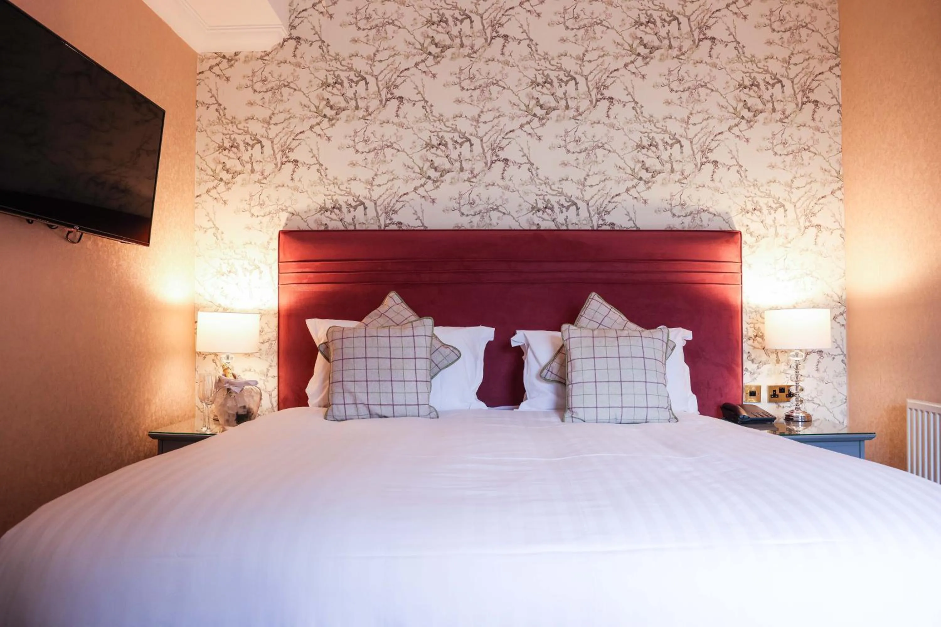 TV and multimedia, Bed in Hazlewood Castle & Spa