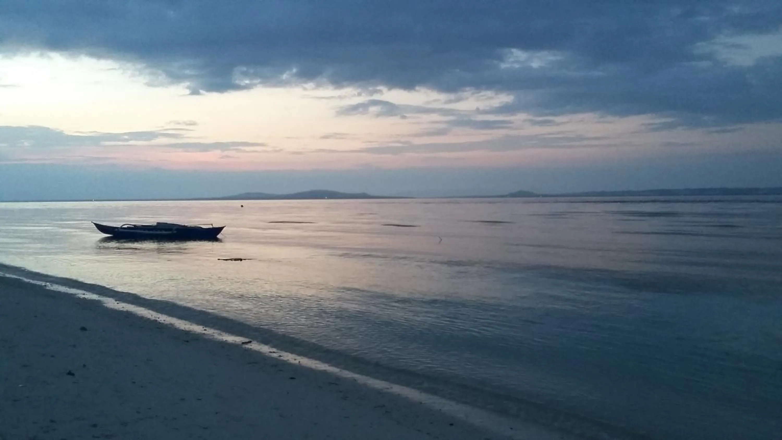 Shirley's Cottage - Pamilacan Island