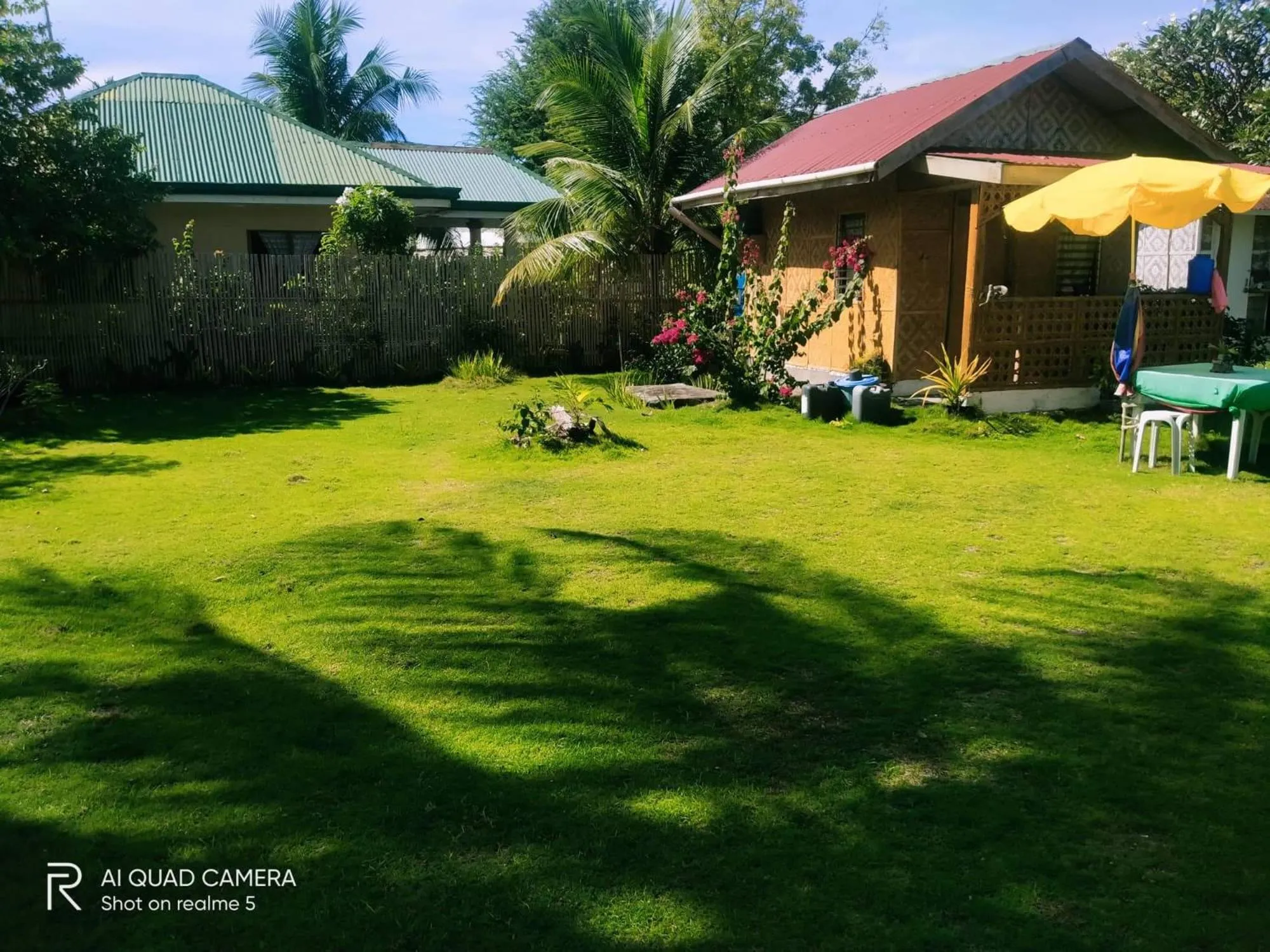 Shirley's Cottage - Pamilacan Island
