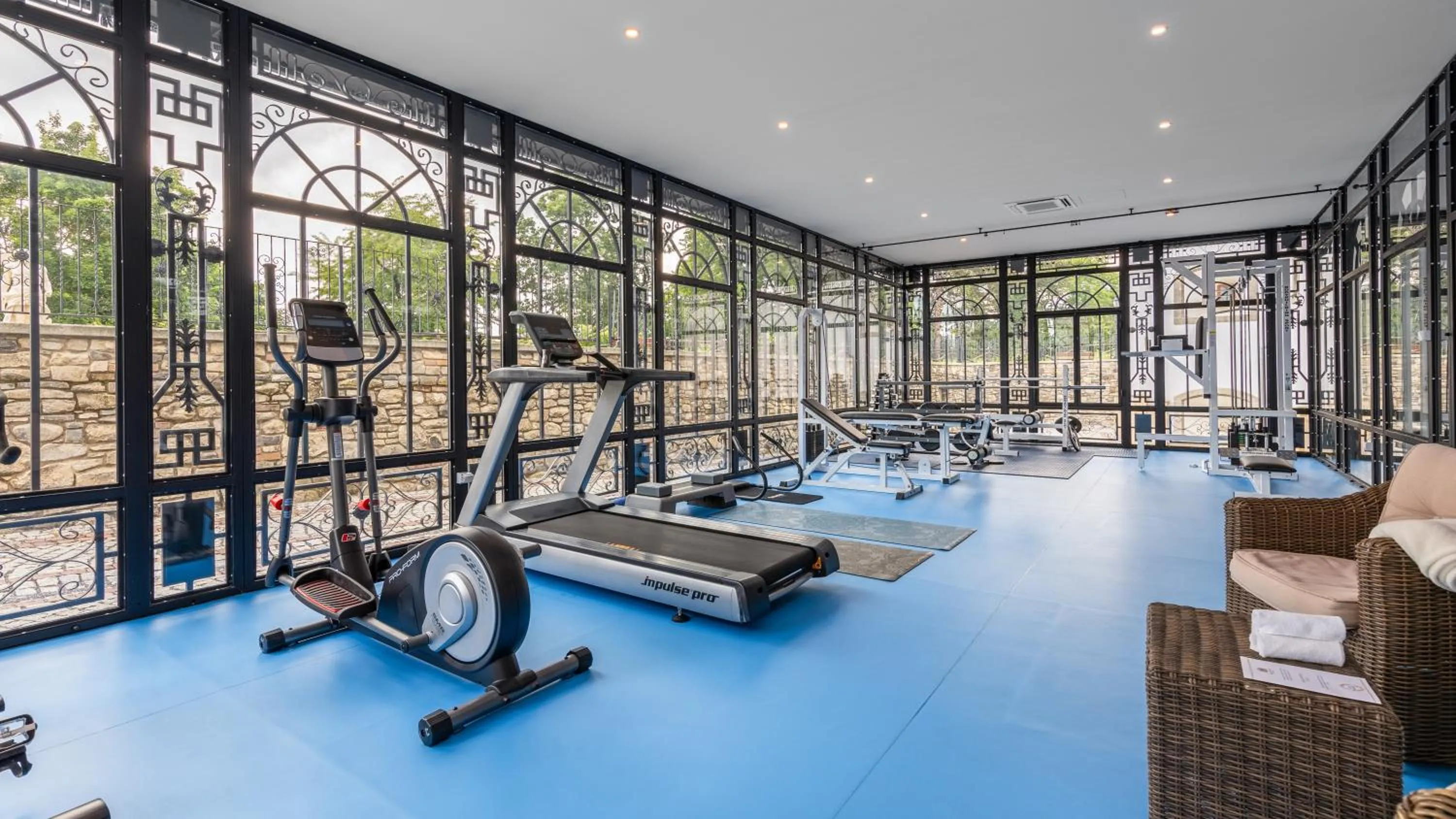 Fitness centre/facilities in Galicia Nueva, castle hotel