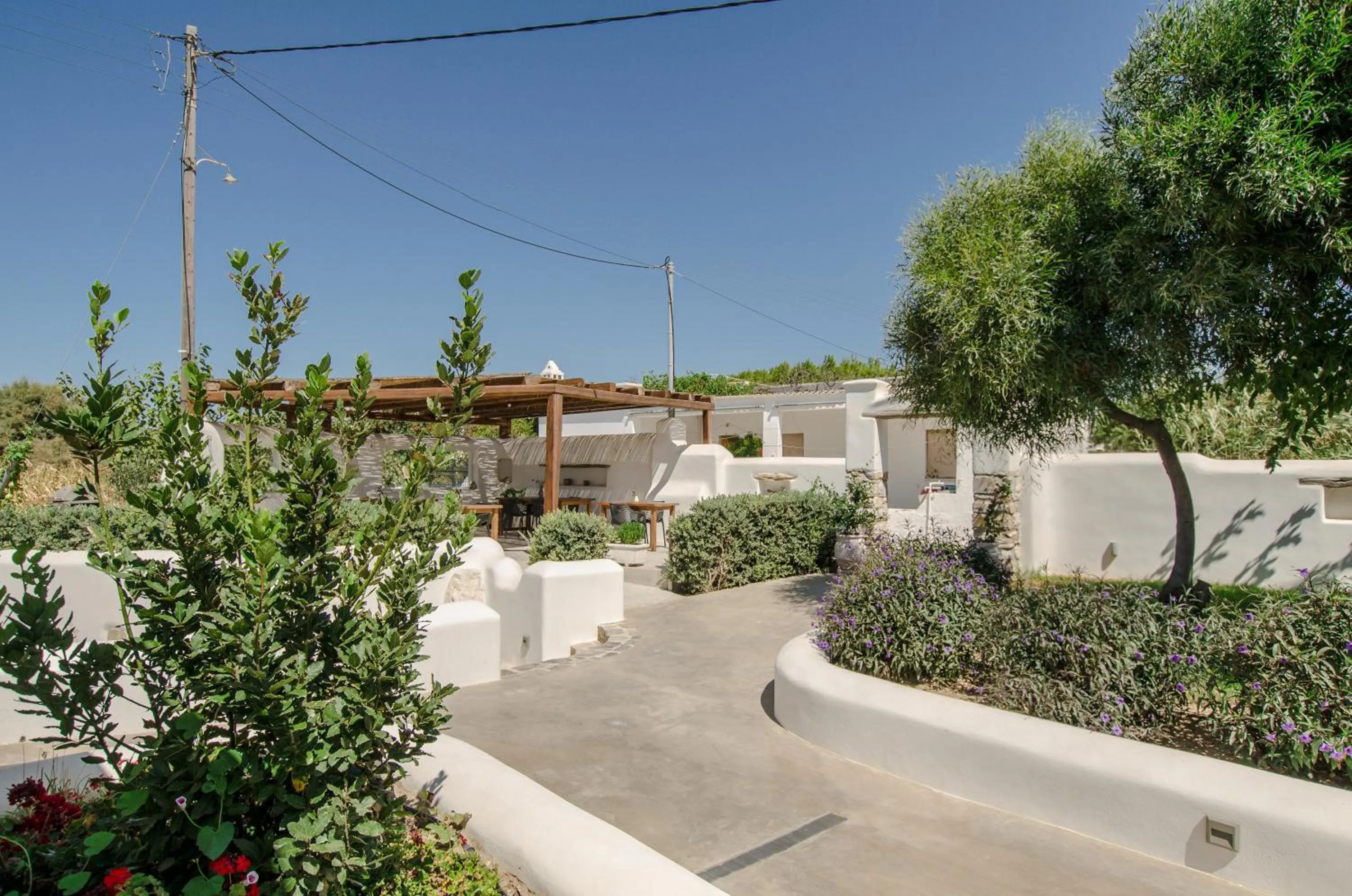 Facade/entrance in Ktima Lino