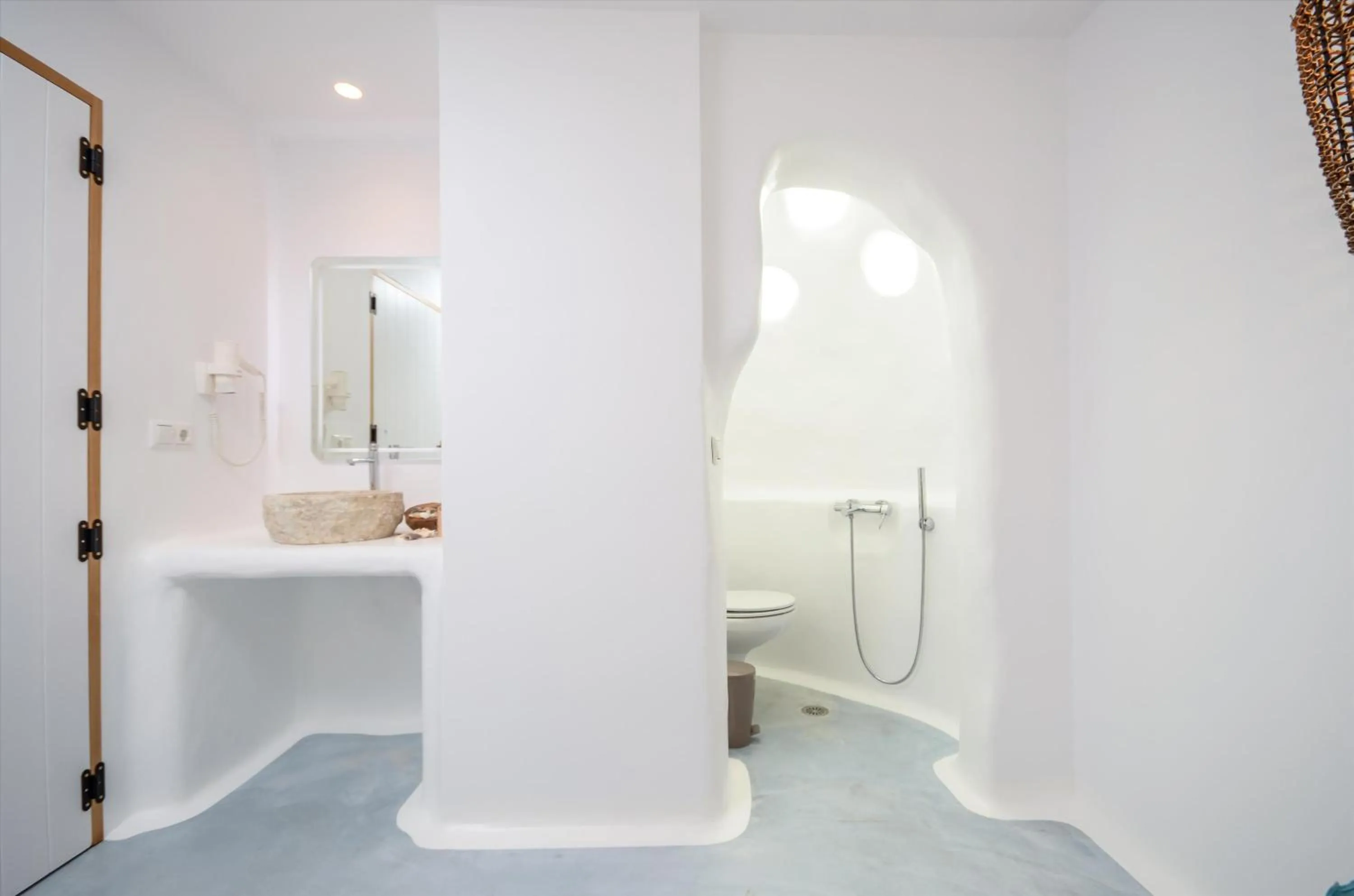 Area and facilities in Ktima Lino