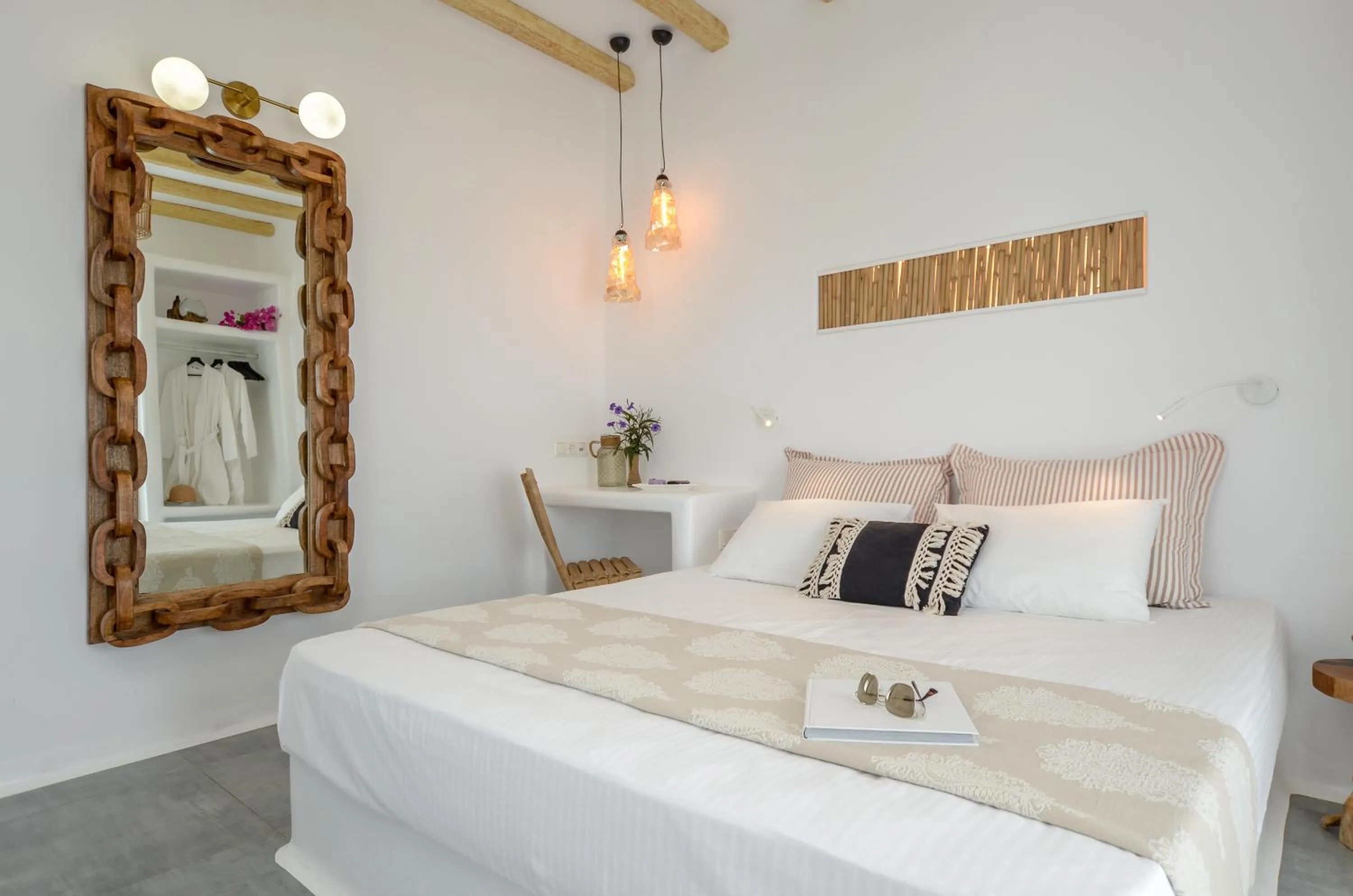 Decorative detail, Bed in Ktima Lino