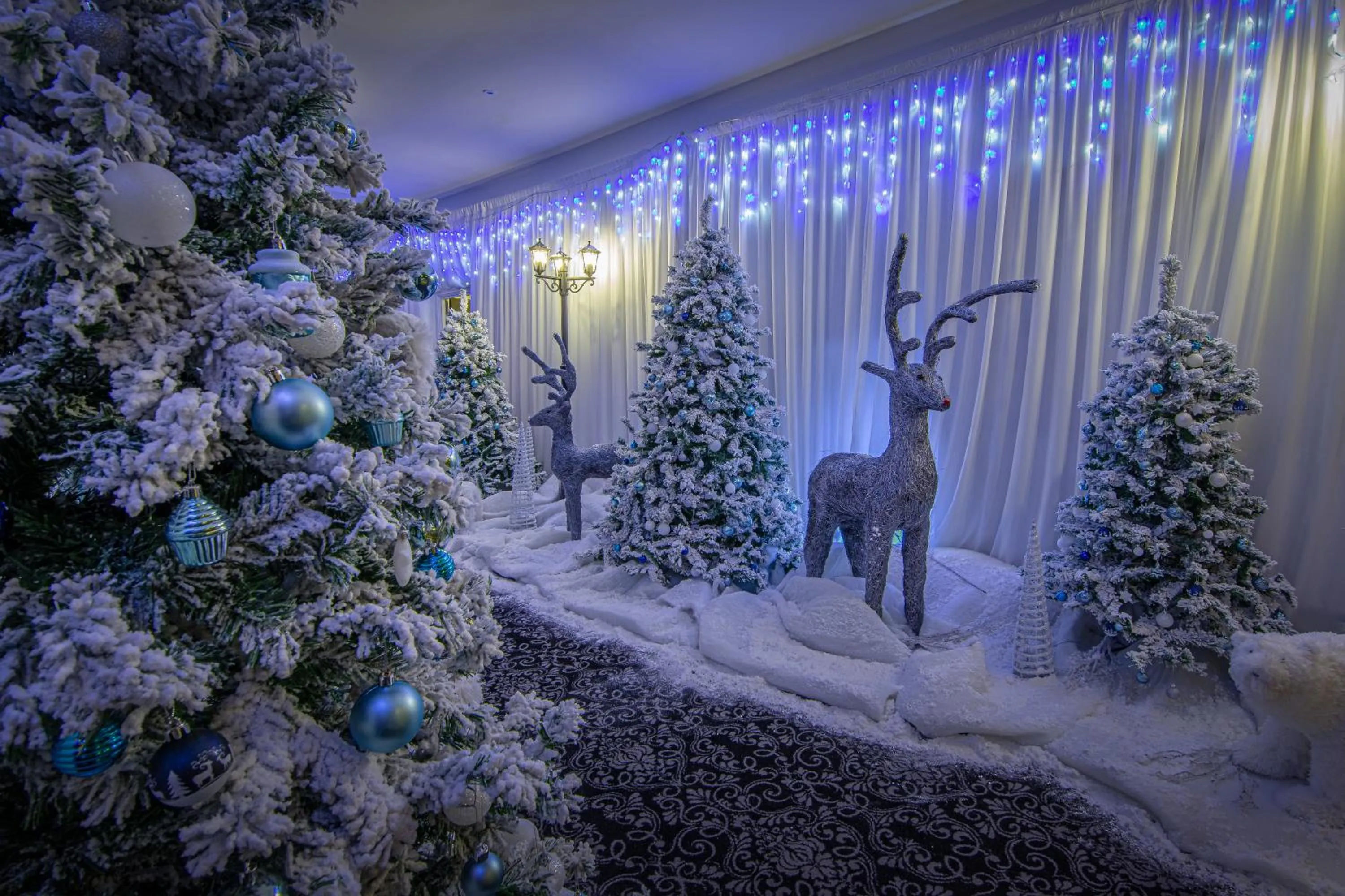 People in Holiday Inn Corby Kettering A43 by IHG