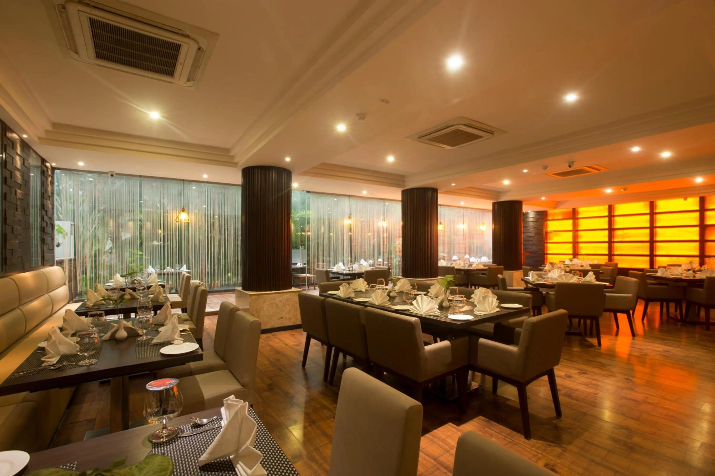 Restaurant/places to eat in Sea Shell Coral Cove