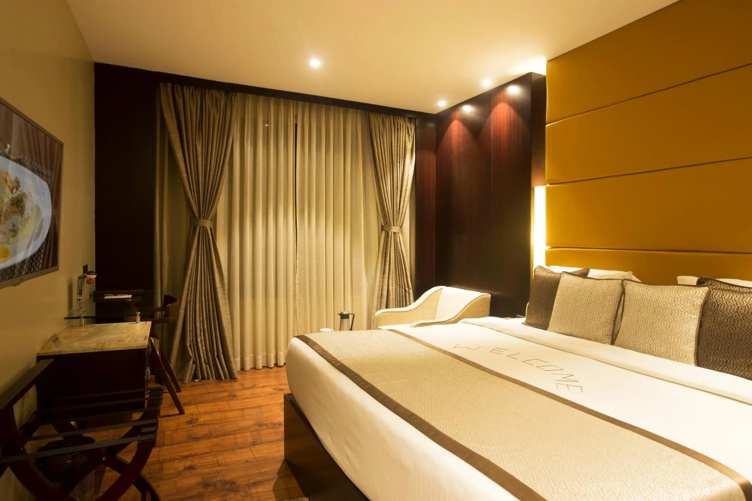 Bedroom, Bed in Sea Shell Coral Cove