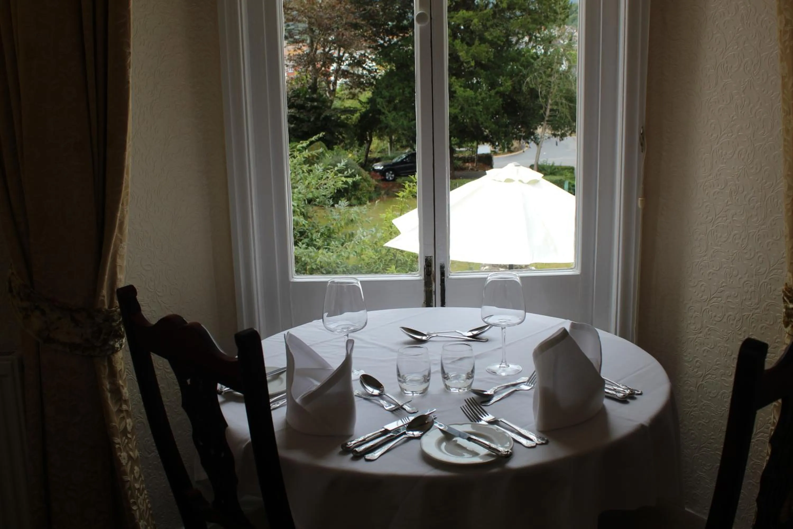 Restaurant/places to eat in The Mount Pleasant Hotel