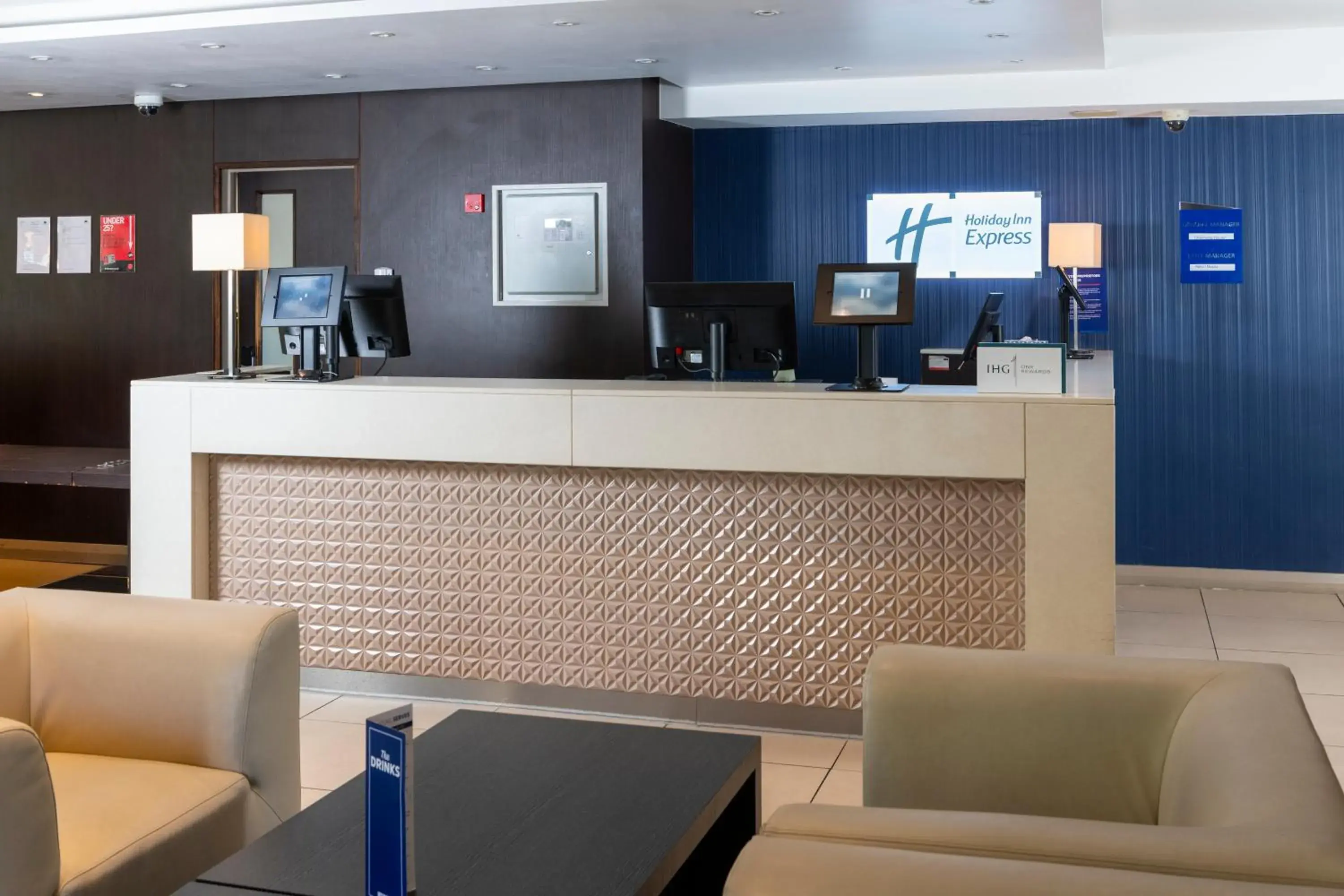 Lobby or reception in Holiday Inn Express London - Wandsworth by IHG Lobby or reception in Holiday Inn Express London - Wandsworth by IHG