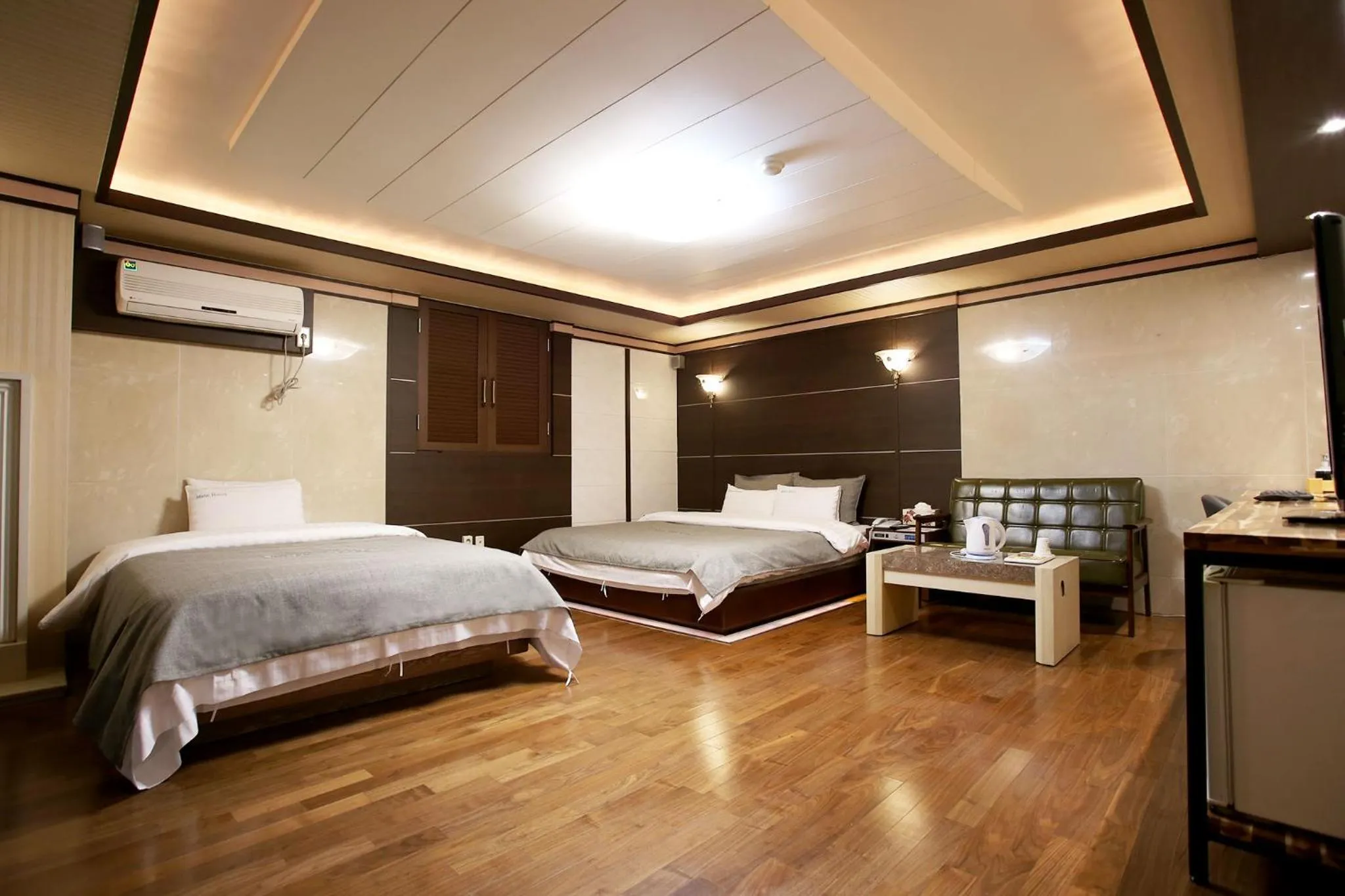 Room Photo in Mate Hotel