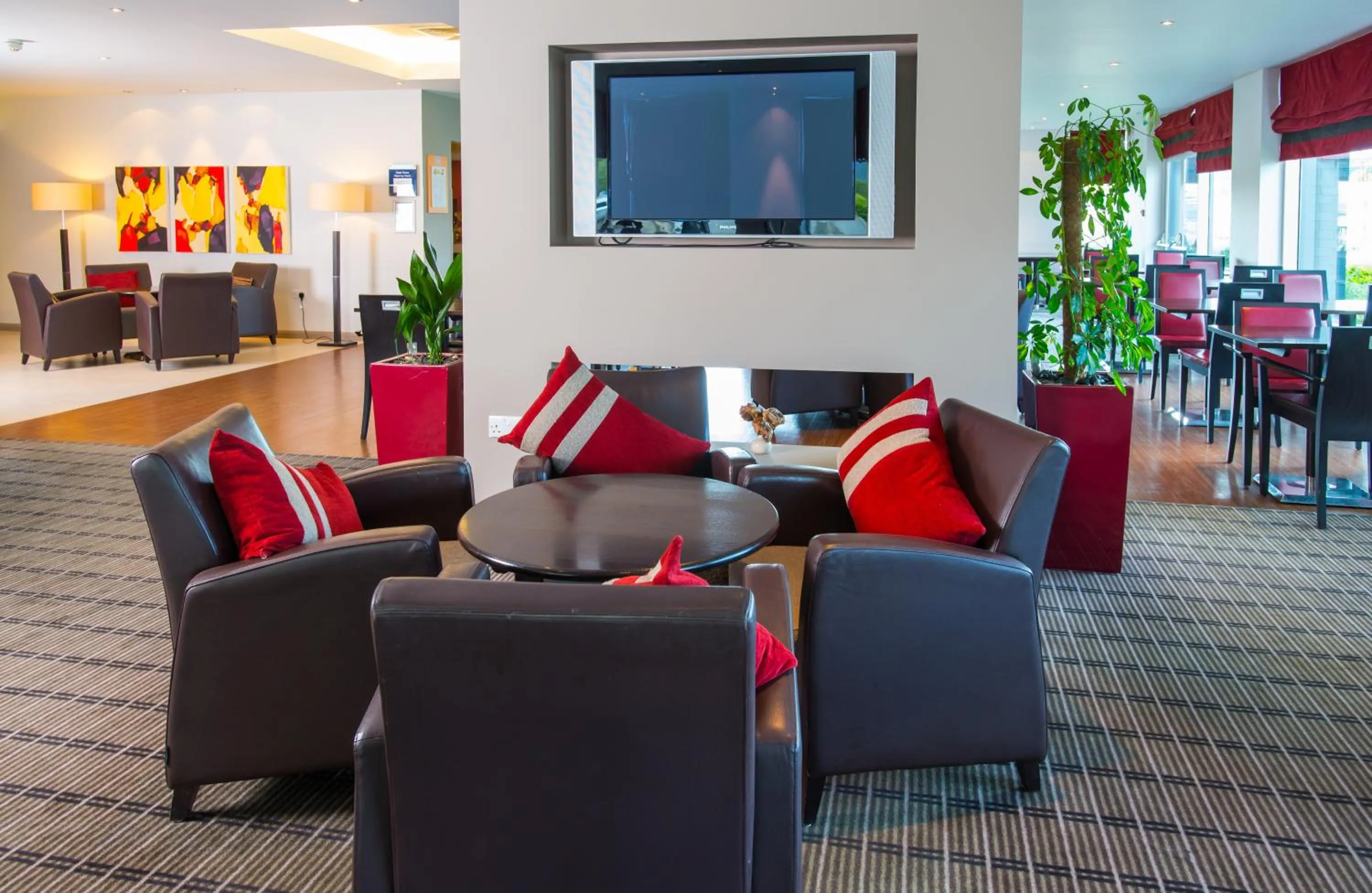 Lounge or bar in Holiday Inn Express Leeds City Centre by IHG