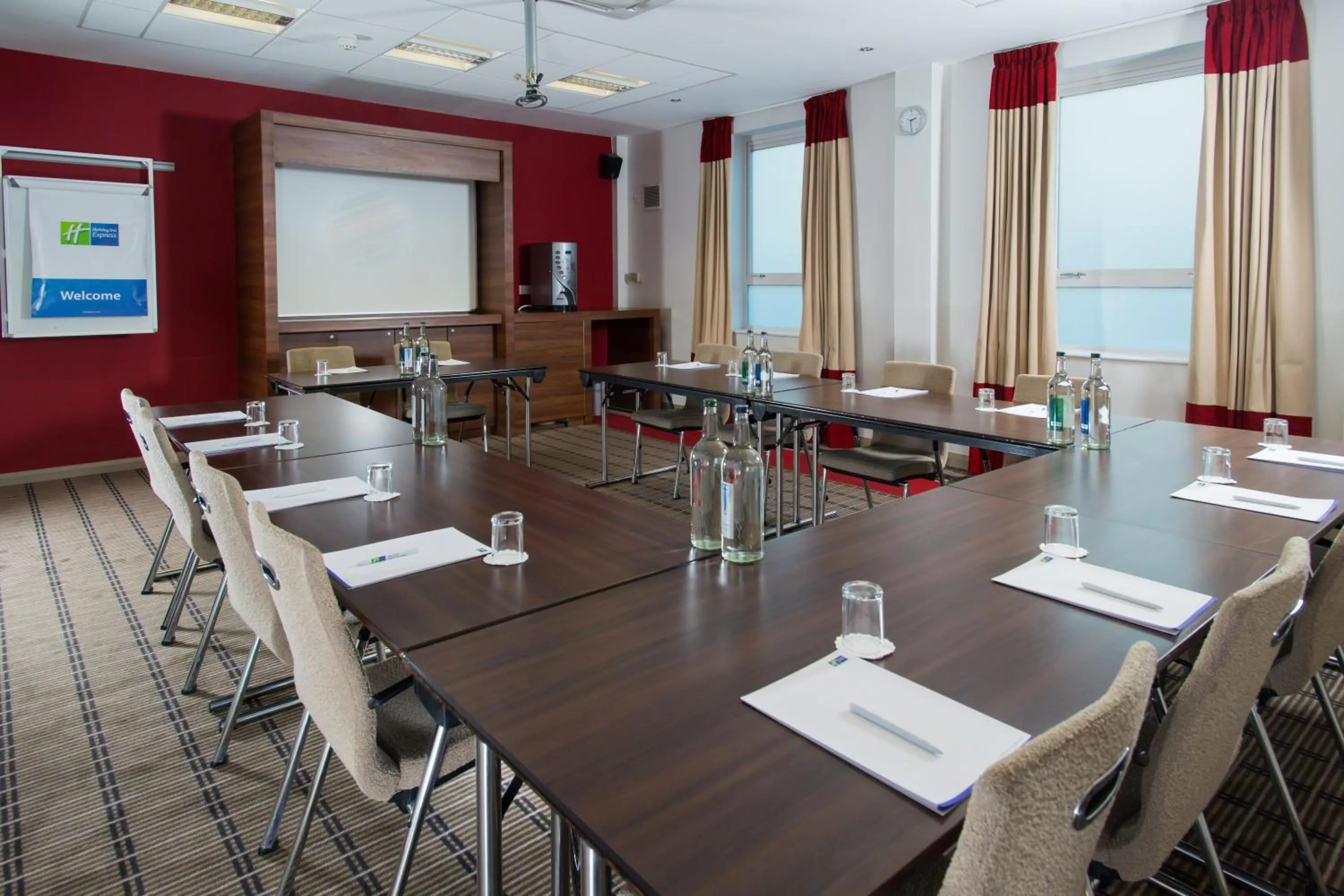 Meeting/conference room in Holiday Inn Express Leeds City Centre by IHG