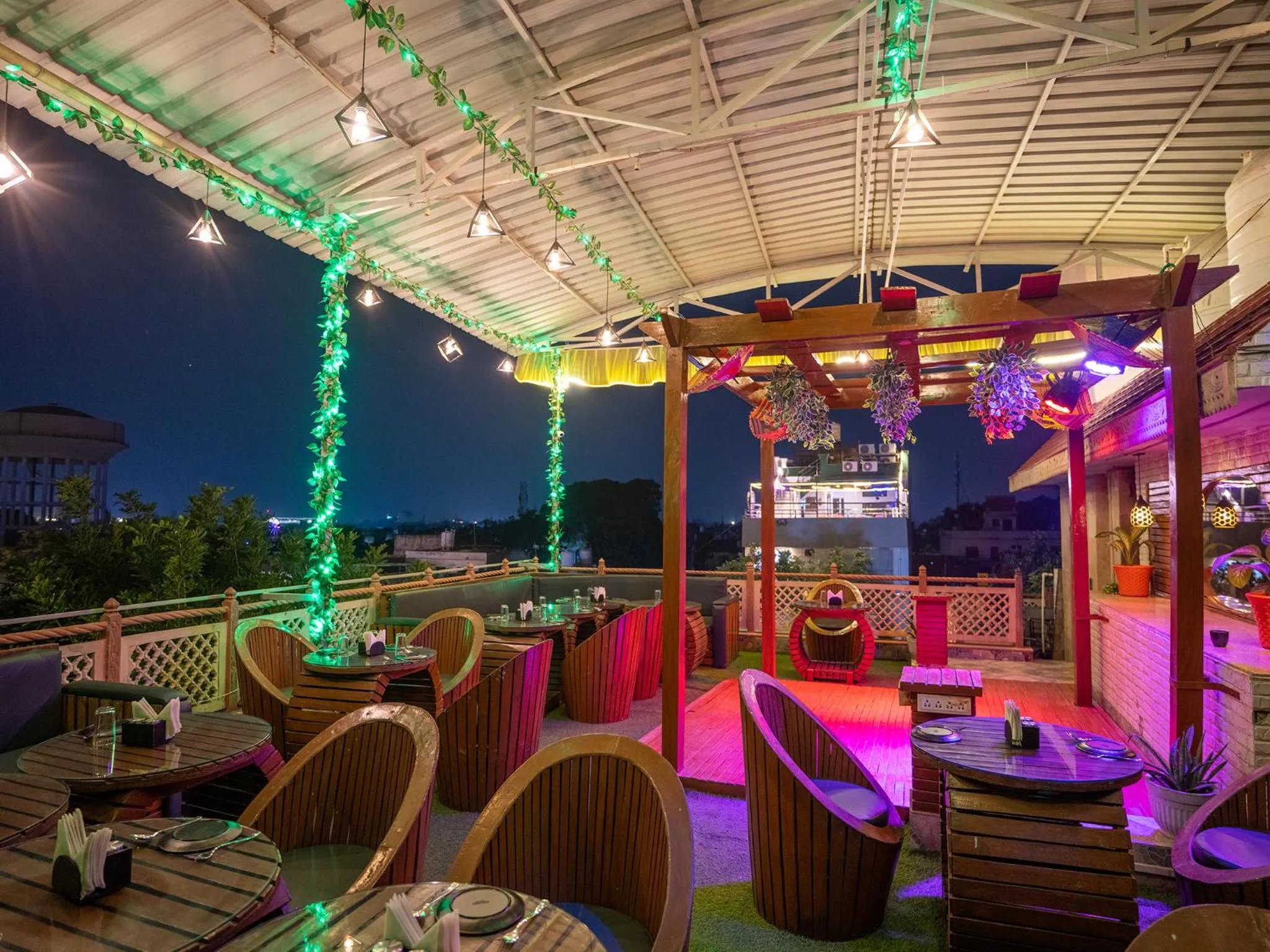 Restaurant/places to eat in Moustache Agra