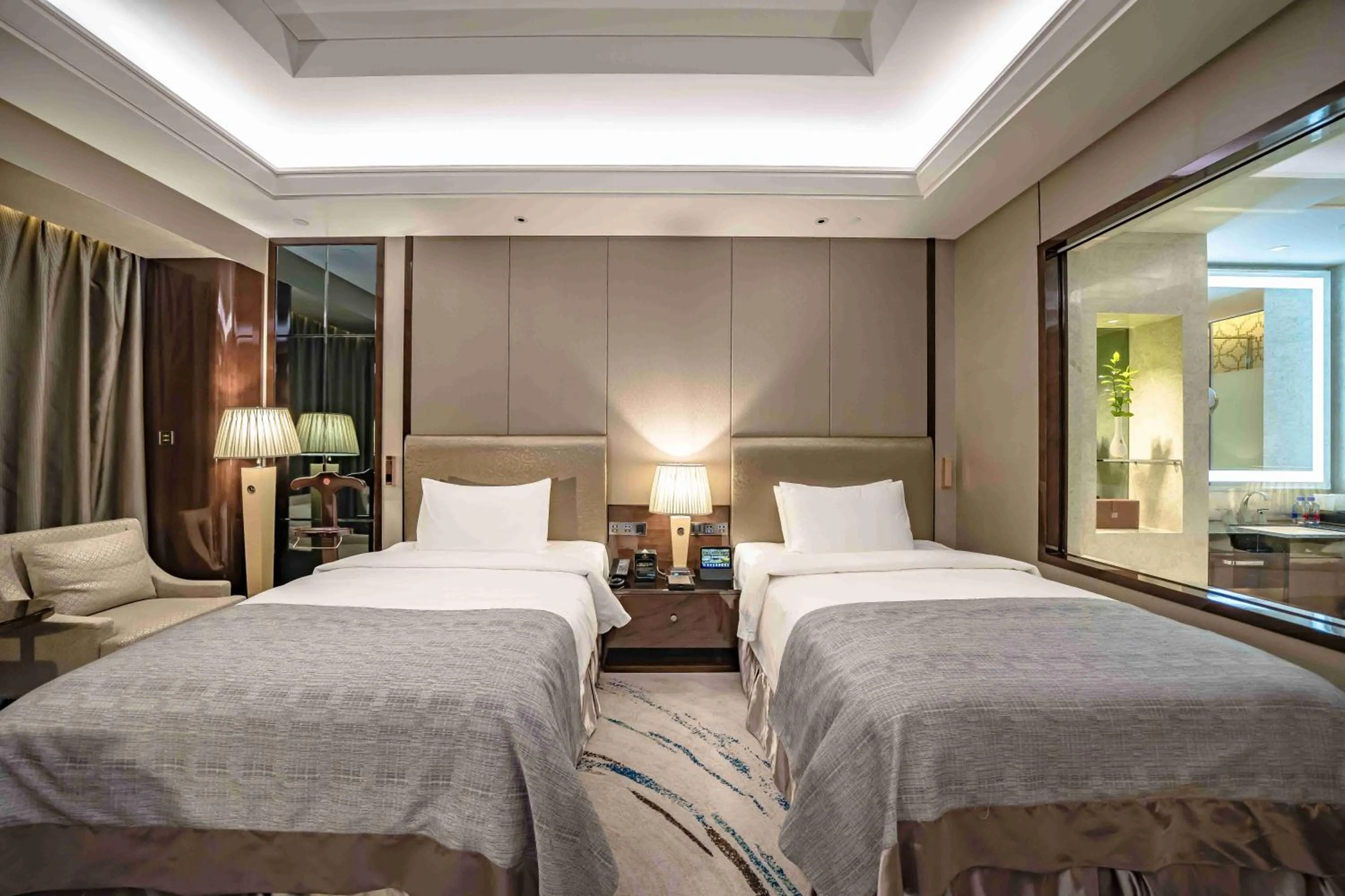 Bed in Zhaolin Grand Hotel