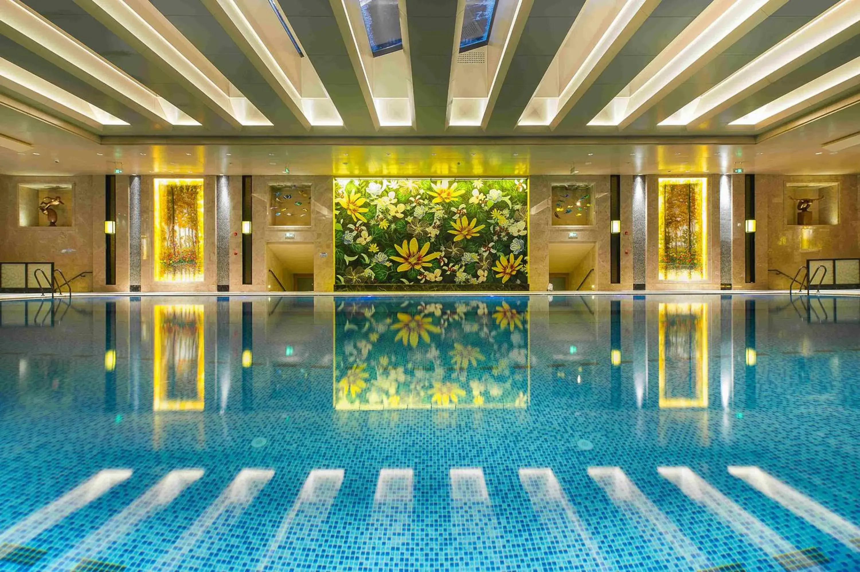 Pool view in Zhaolin Grand Hotel Pool view in Zhaolin Grand Hotel