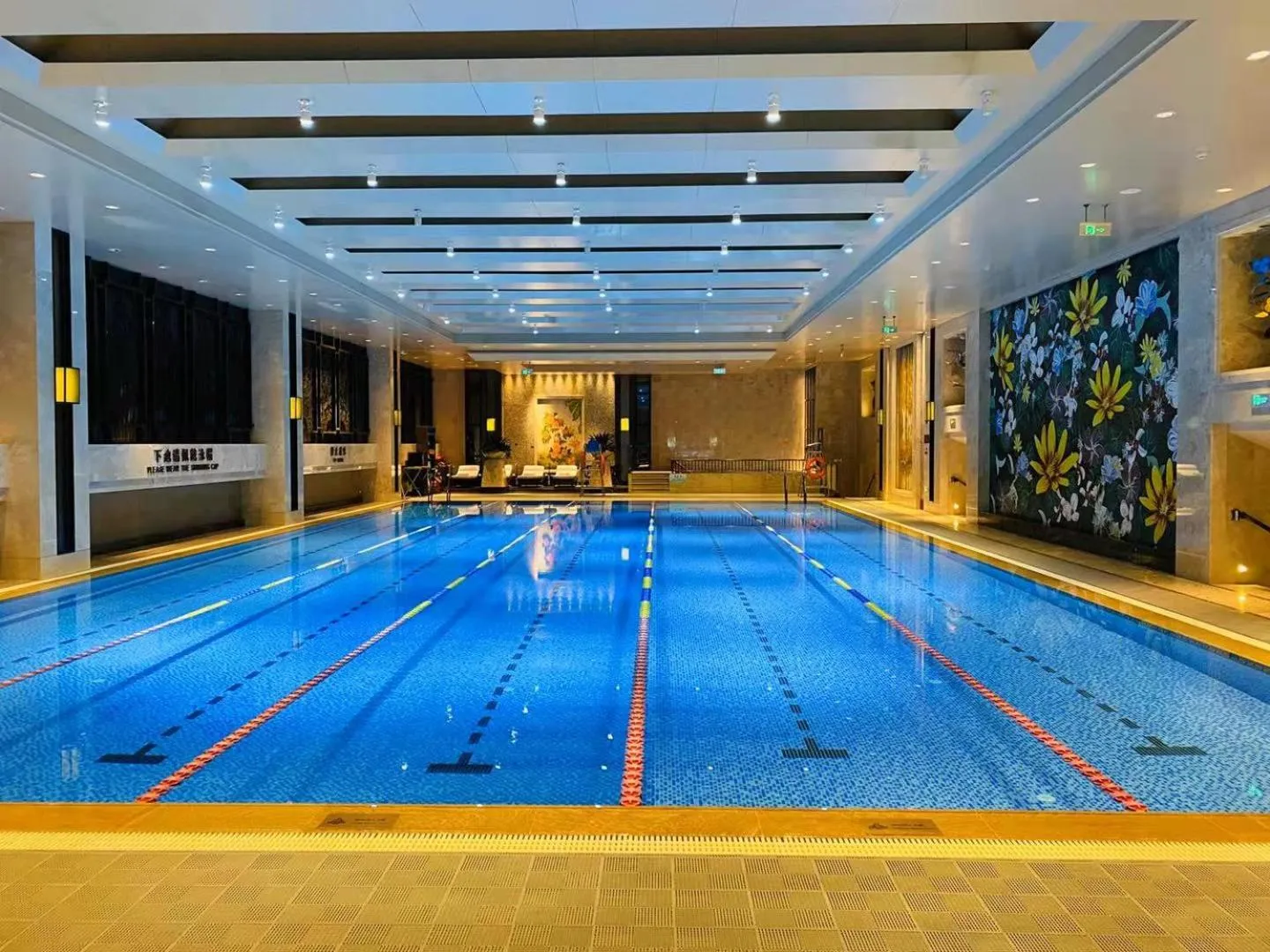 Pool view in Zhaolin Grand Hotel