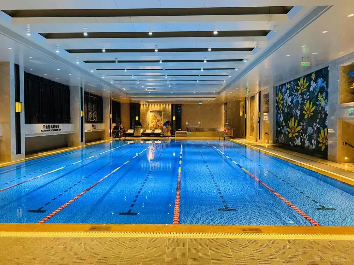 Pool view in Zhaolin Grand Hotel Pool view in Zhaolin Grand Hotel