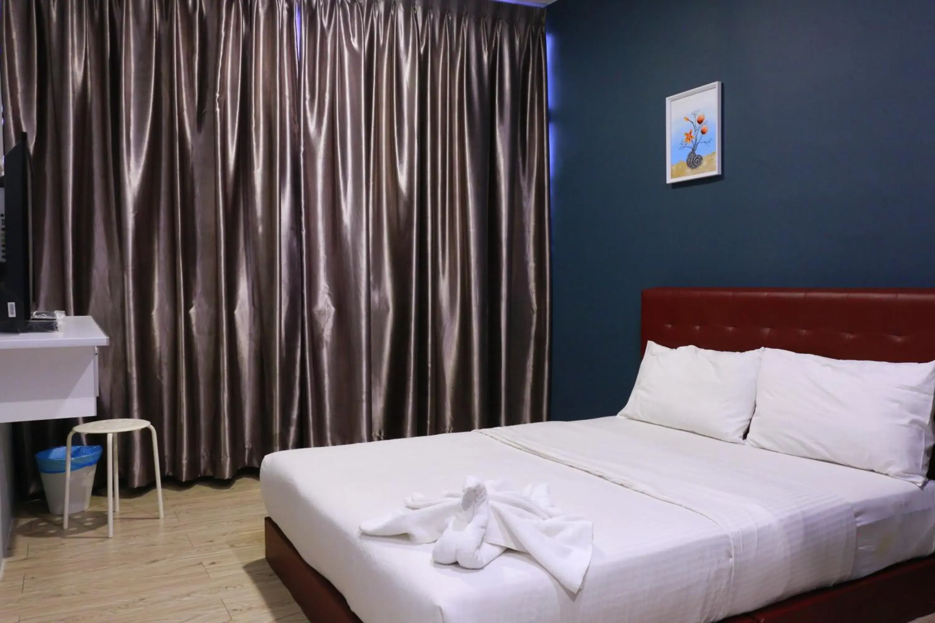 Bed in The b'Hotel Bed in The b'Hotel